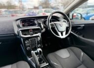 2017 VOLVO V40 2.0 D2 MOMENTUM NAV PLUS