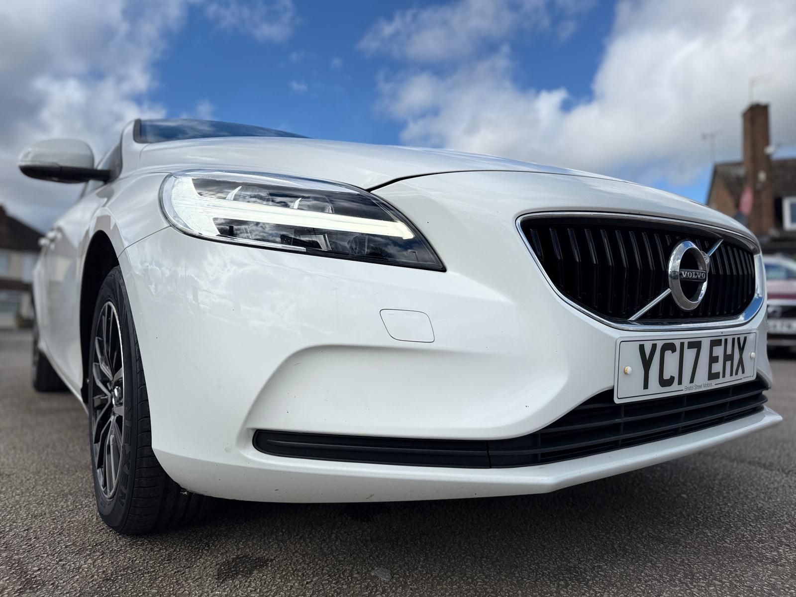 2017 VOLVO V40 2.0 D2 MOMENTUM NAV PLUS