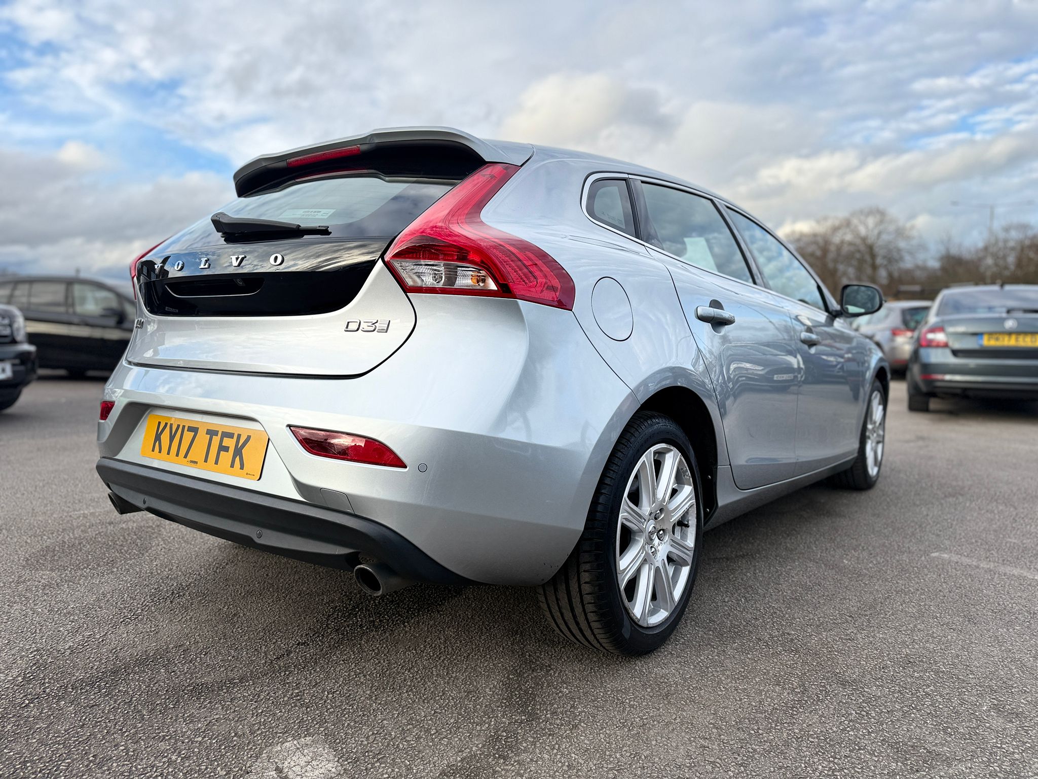2014 VOLVO V40 CROSS COUNTRY LUX