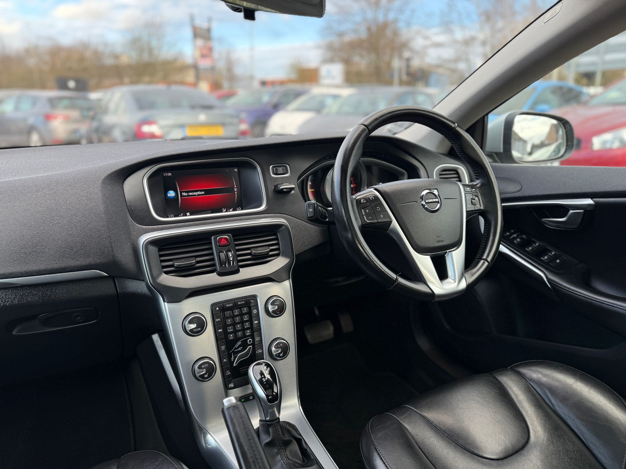 2014 VOLVO V40 CROSS COUNTRY LUX