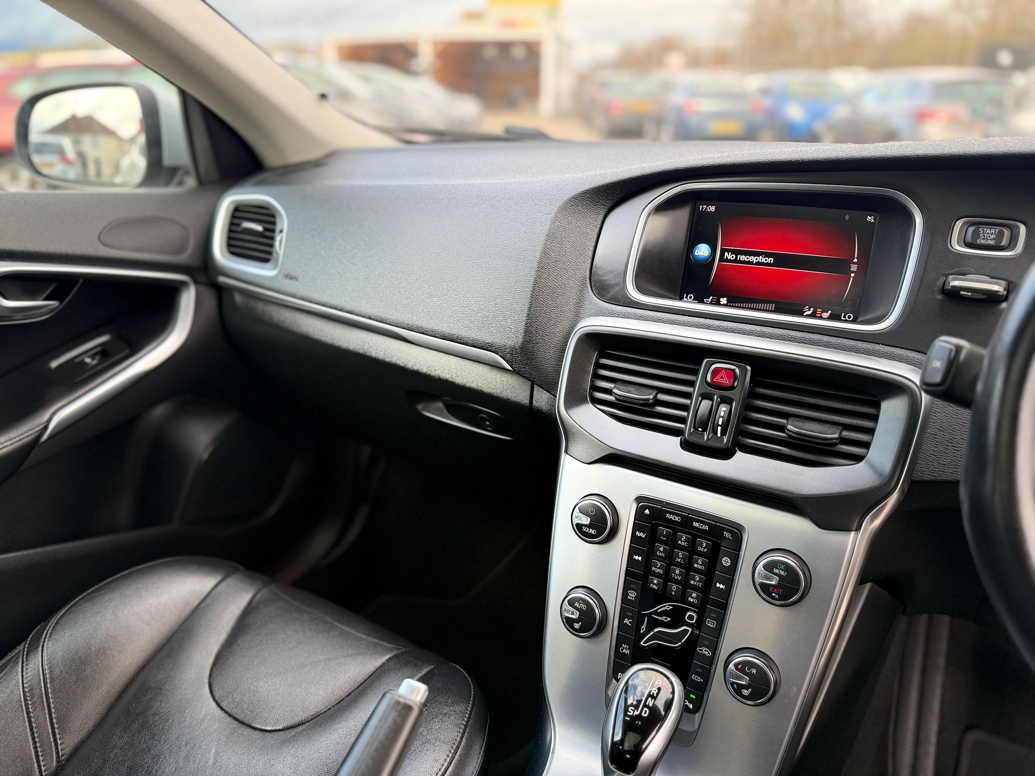 2017 VOLVO V40 2.0 D3 INSCRIPTION