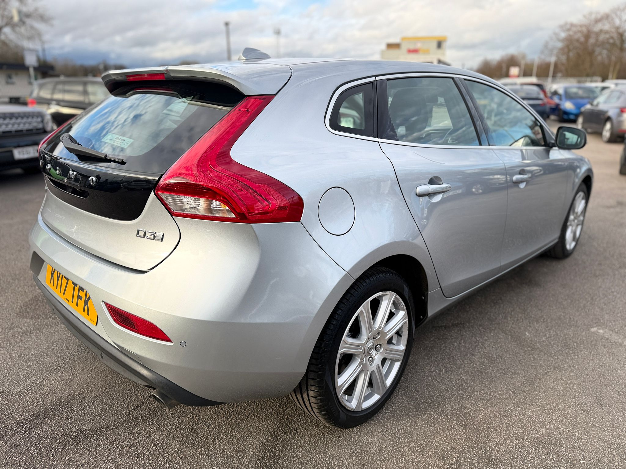 2014 VOLVO V40 CROSS COUNTRY LUX