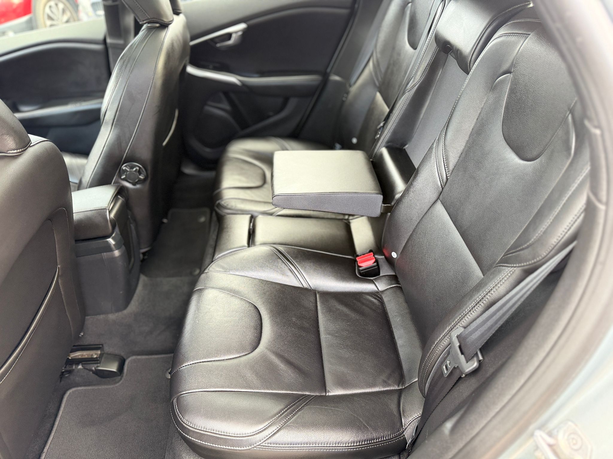 2014 VOLVO V40 CROSS COUNTRY LUX