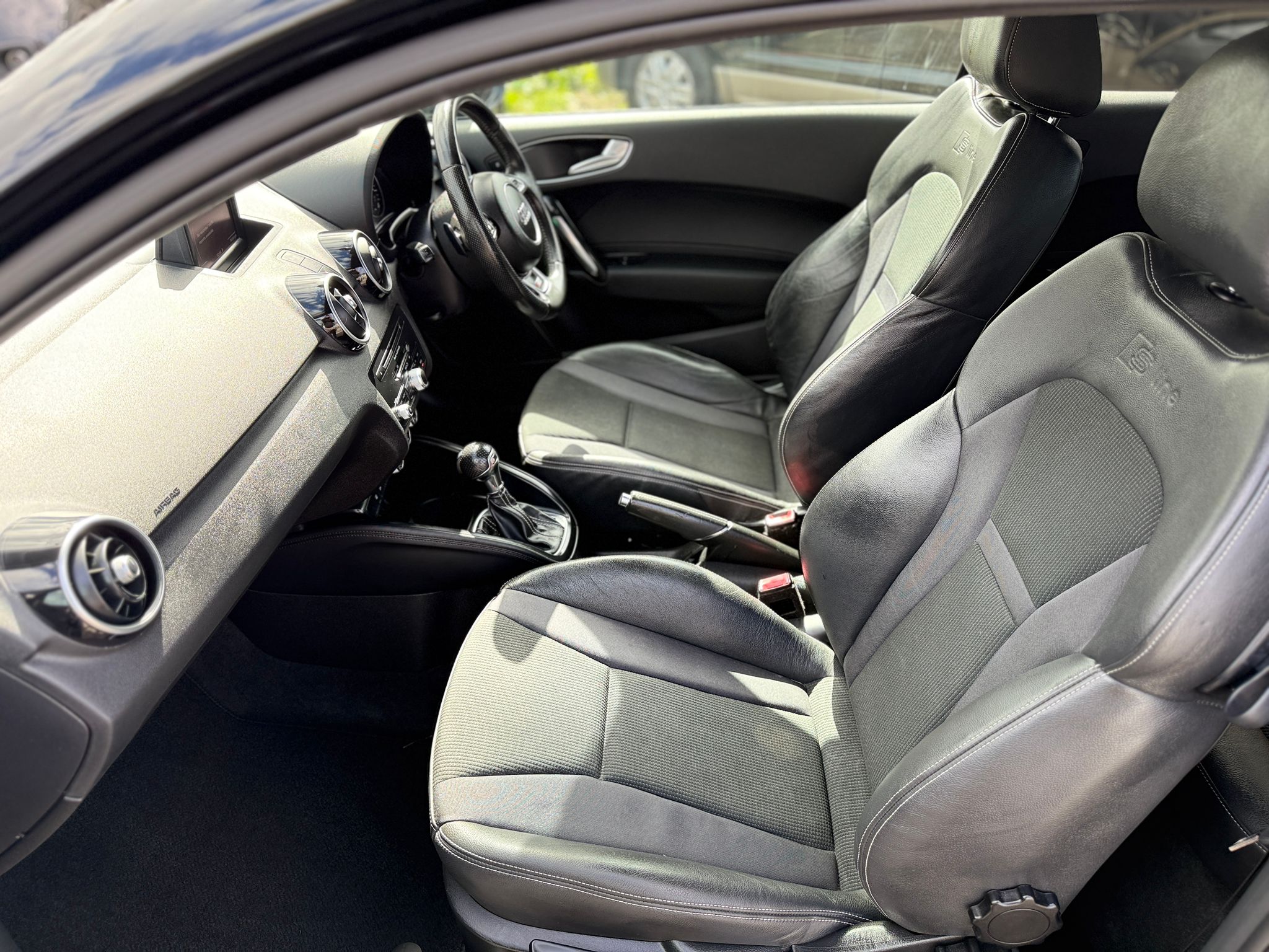 2014 AUDI A1 1.4 TFSI CoD BLACK EDITION (S TRONIC)