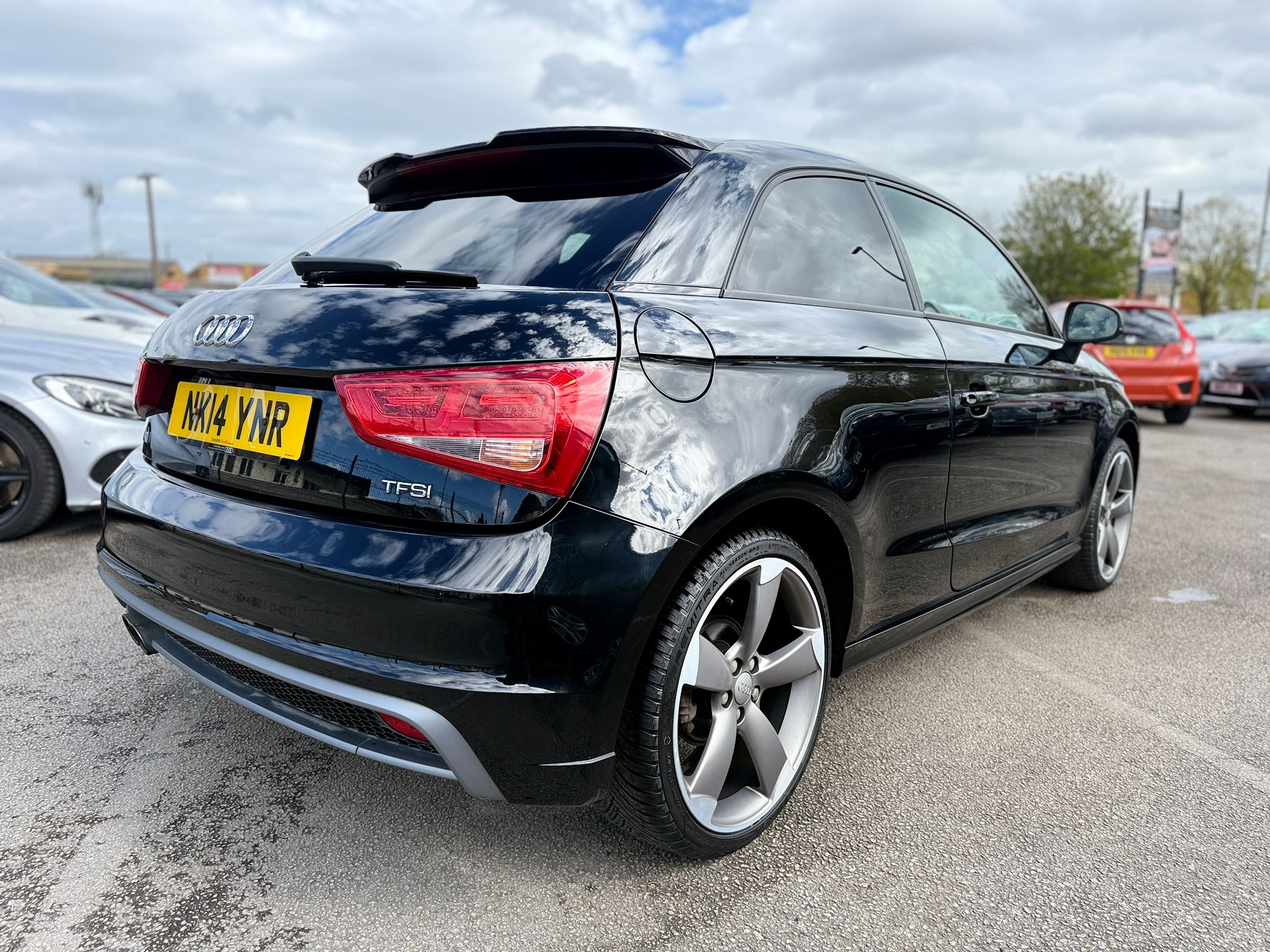 2014 AUDI A1 1.4 TFSI CoD BLACK EDITION (S TRONIC)