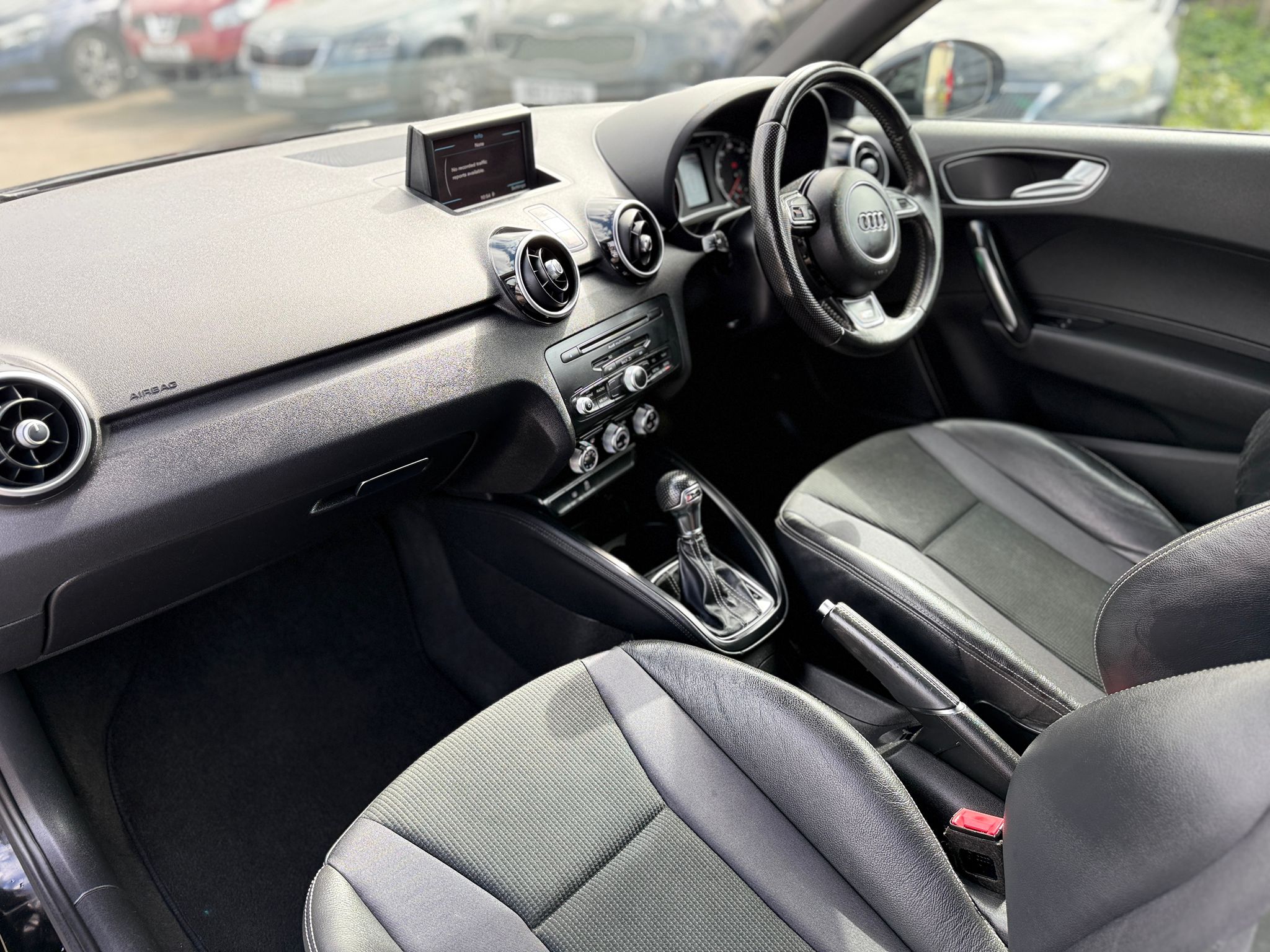 2014 AUDI A1 1.4 TFSI CoD BLACK EDITION (S TRONIC)