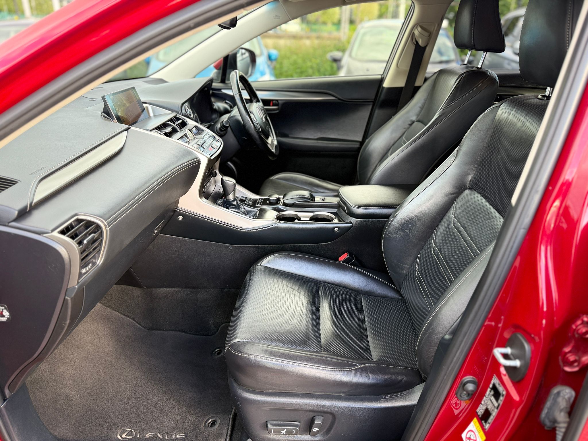 2017 LEXUS NX 300h 2.5 LUXURY (4WD)