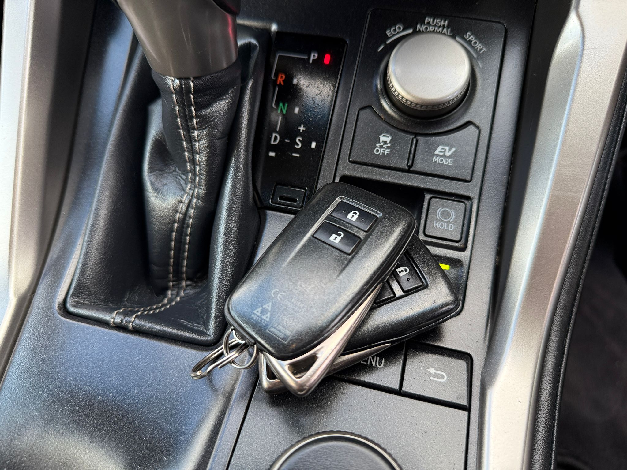 2017 LEXUS NX 300h 2.5 LUXURY (4WD)