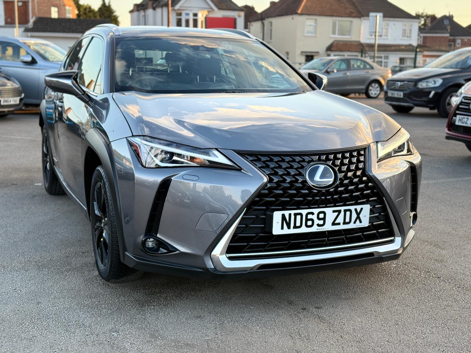 2020 LEXUS UX 250h 2.0 HYBRID (E-CVT)