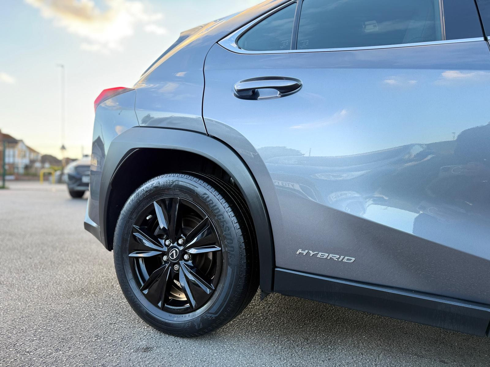2020 LEXUS UX 250h 2.0 HYBRID (E-CVT)