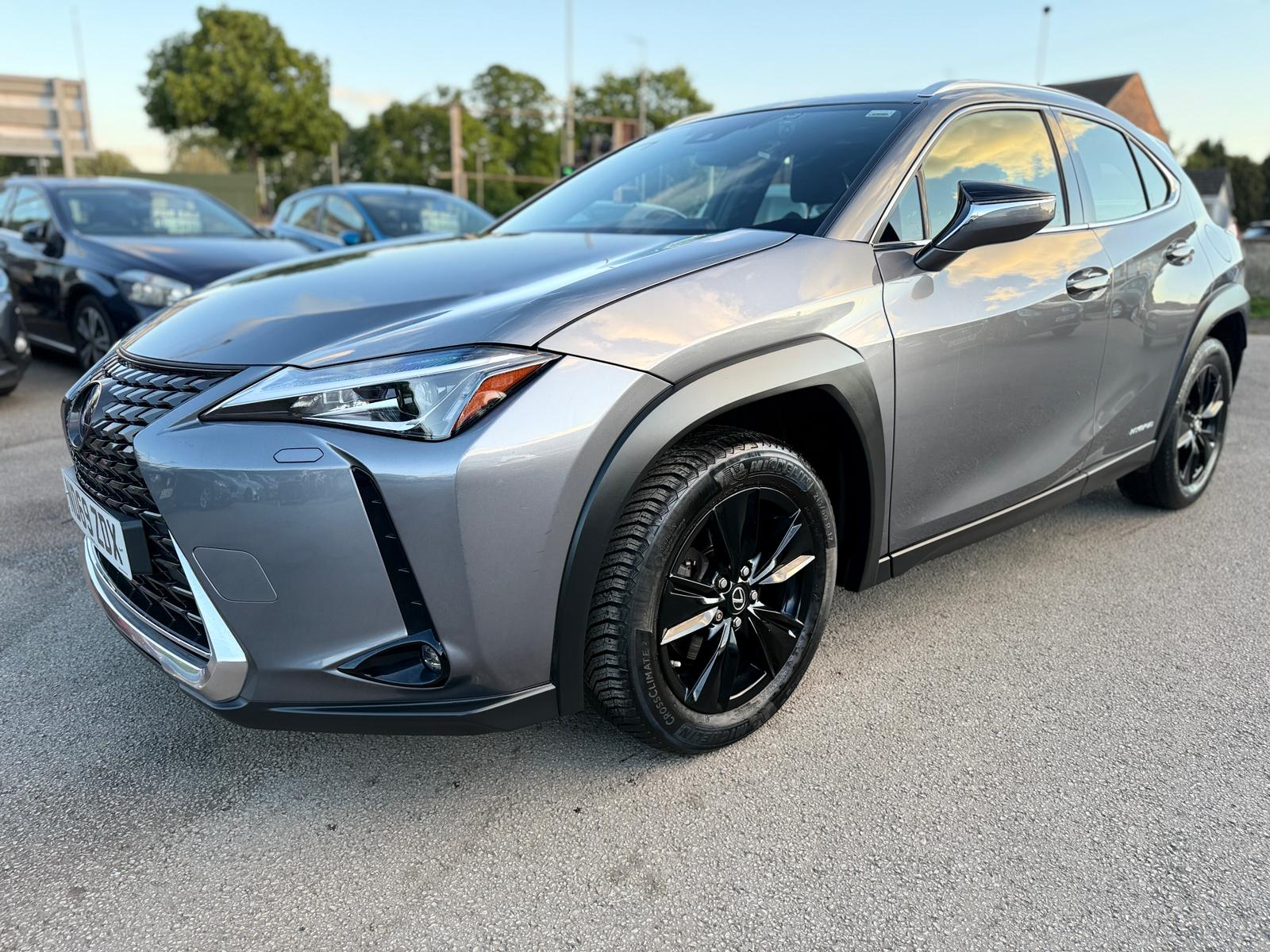 2020 LEXUS UX 250h 2.0 HYBRID (E-CVT)
