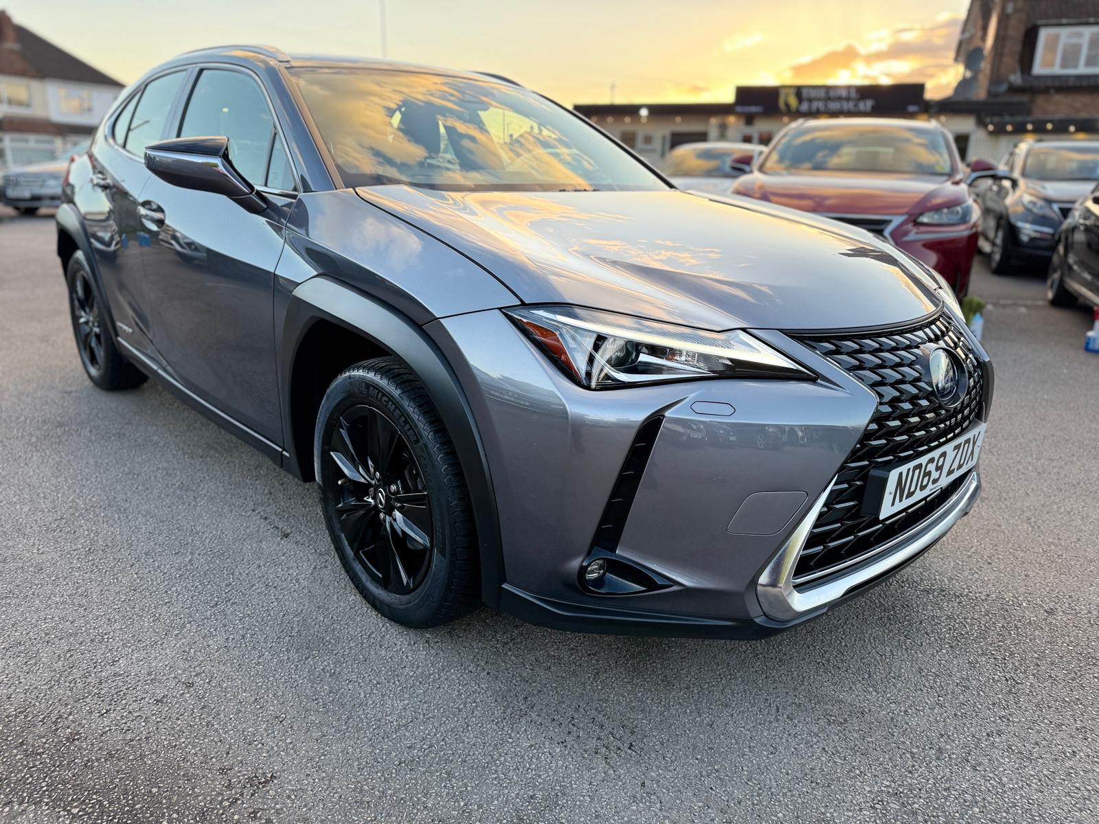2020 LEXUS UX 250h 2.0 HYBRID (E-CVT)