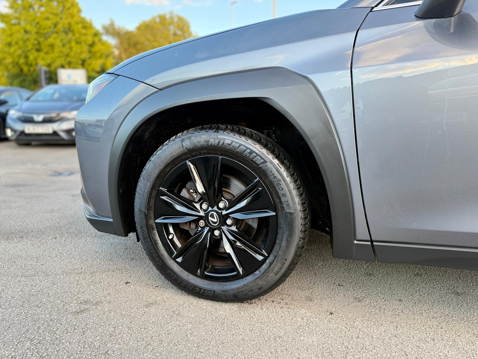 2020 LEXUS UX 250h 2.0 HYBRID (E-CVT)