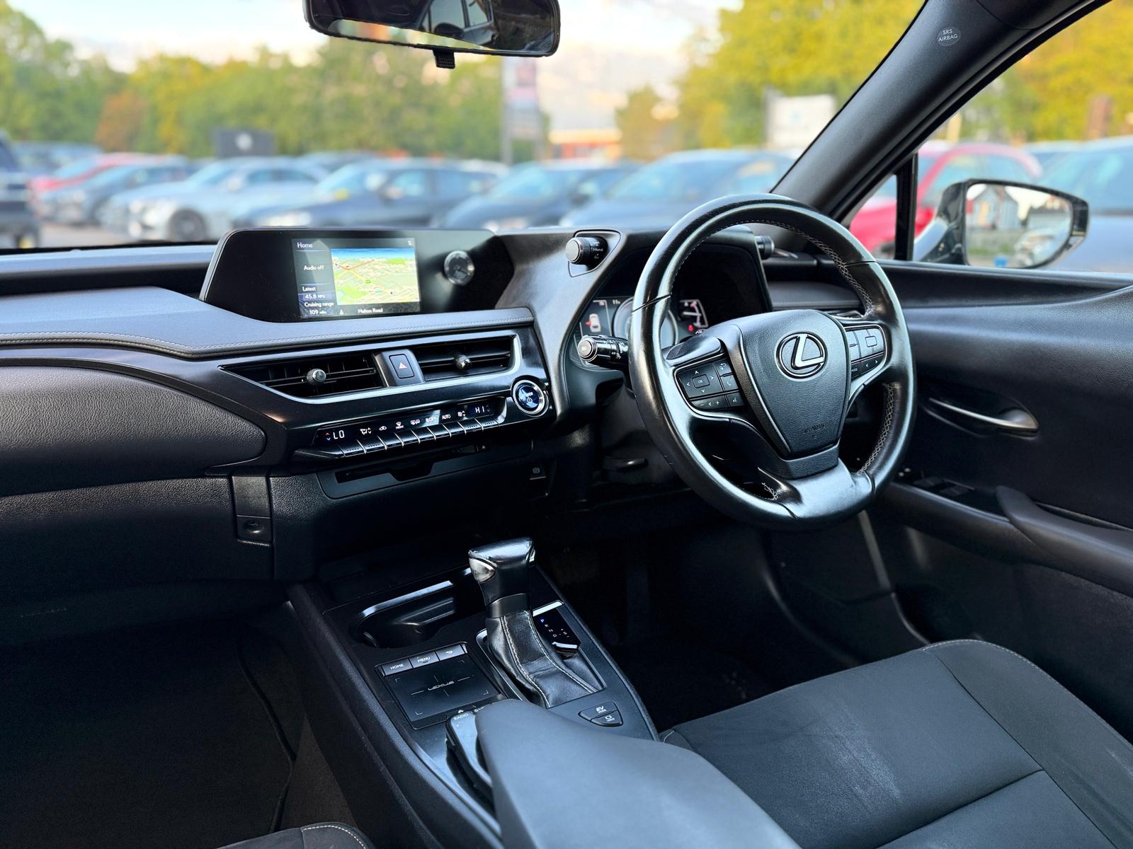2020 LEXUS UX 250h 2.0 HYBRID (E-CVT)