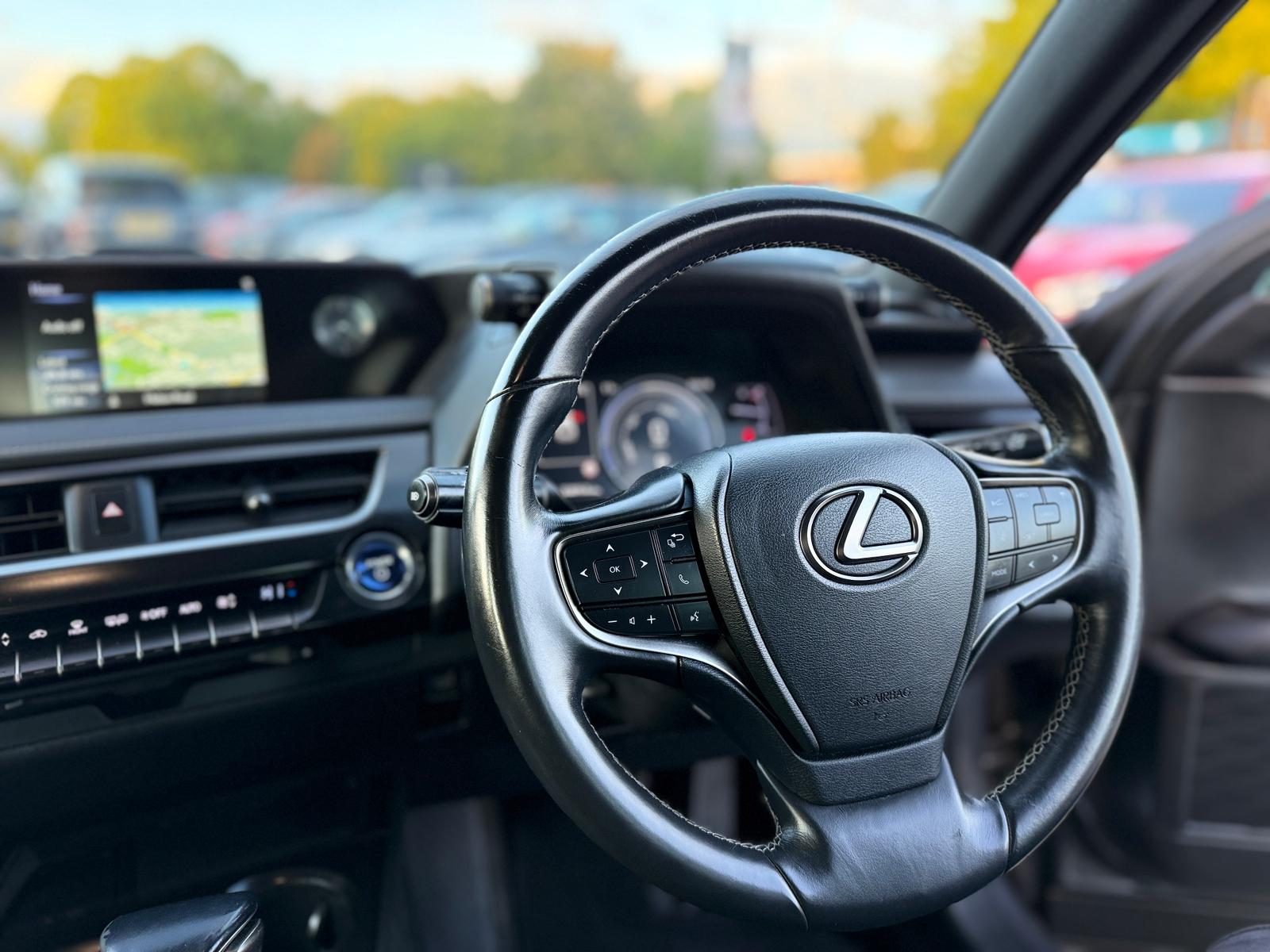 2020 LEXUS UX 250h 2.0 HYBRID (E-CVT)