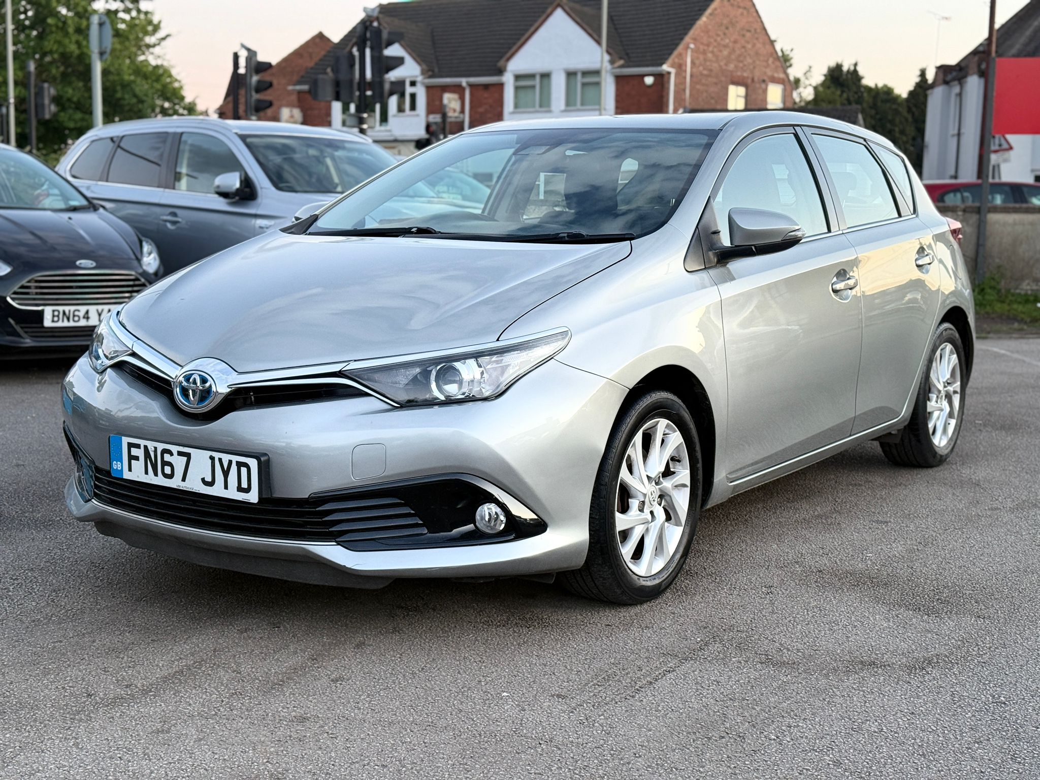2017 TOYOTA AURIS 1.8 VVT-h BUSINESS EDITION