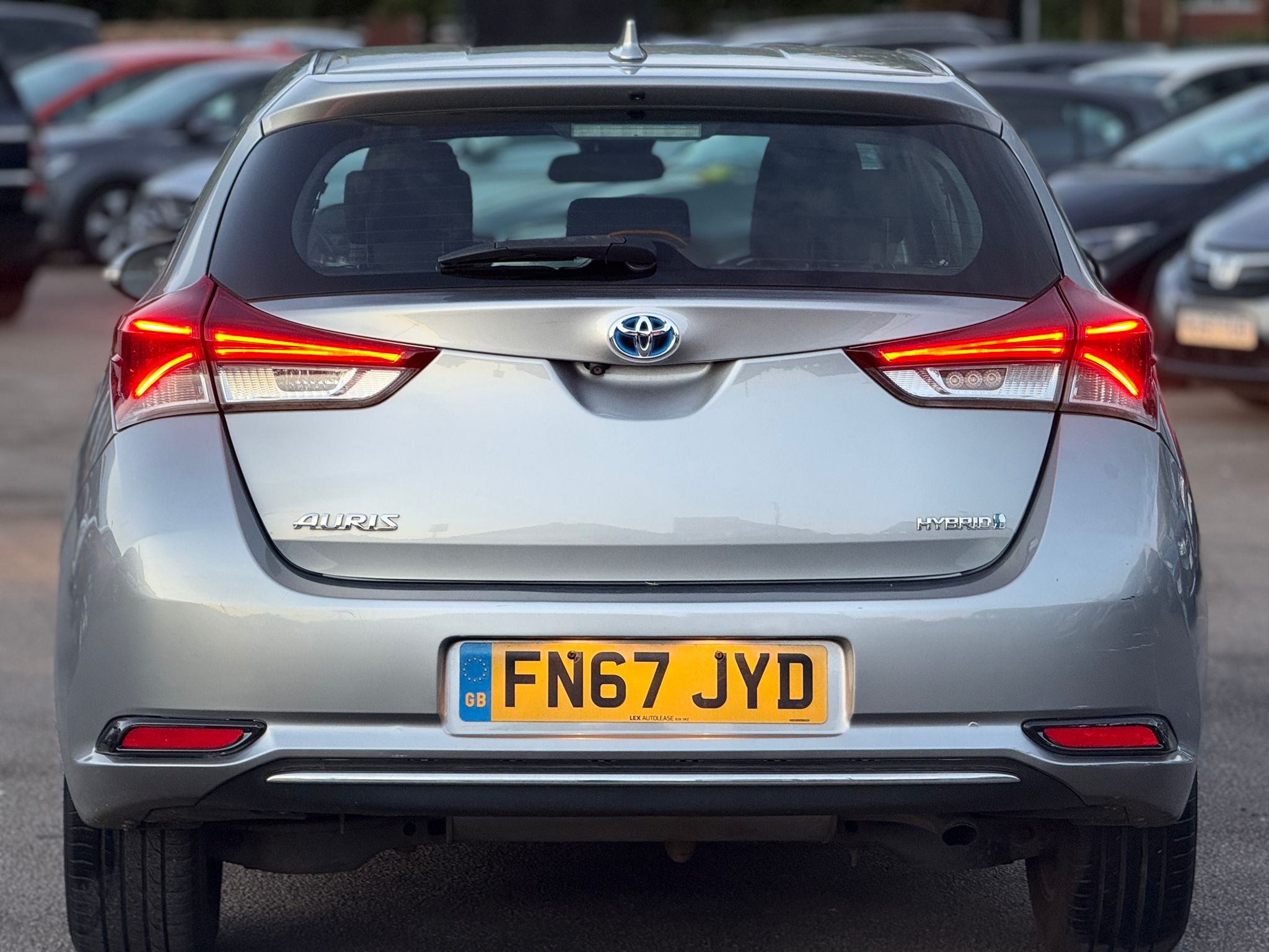 2017 TOYOTA AURIS 1.8 VVT-h BUSINESS EDITION