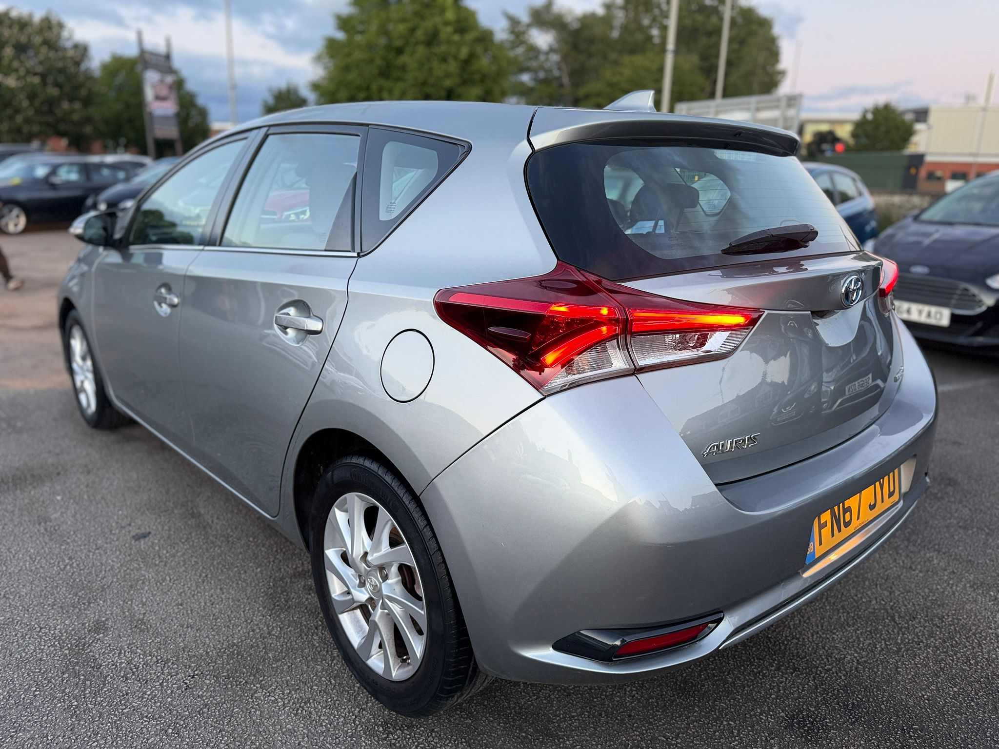 2017 TOYOTA AURIS 1.8 VVT-h BUSINESS EDITION