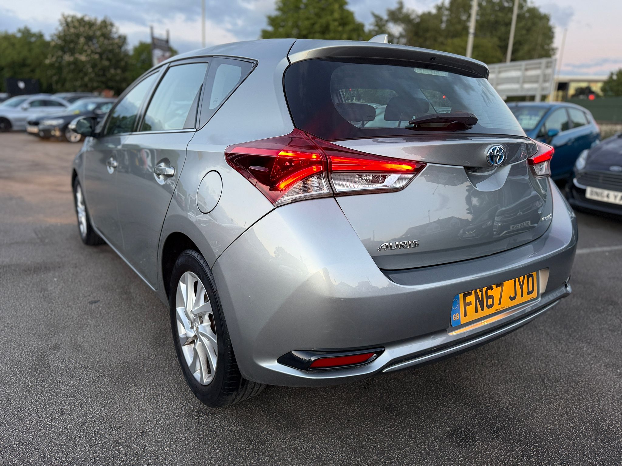 2017 TOYOTA AURIS 1.8 VVT-h BUSINESS EDITION