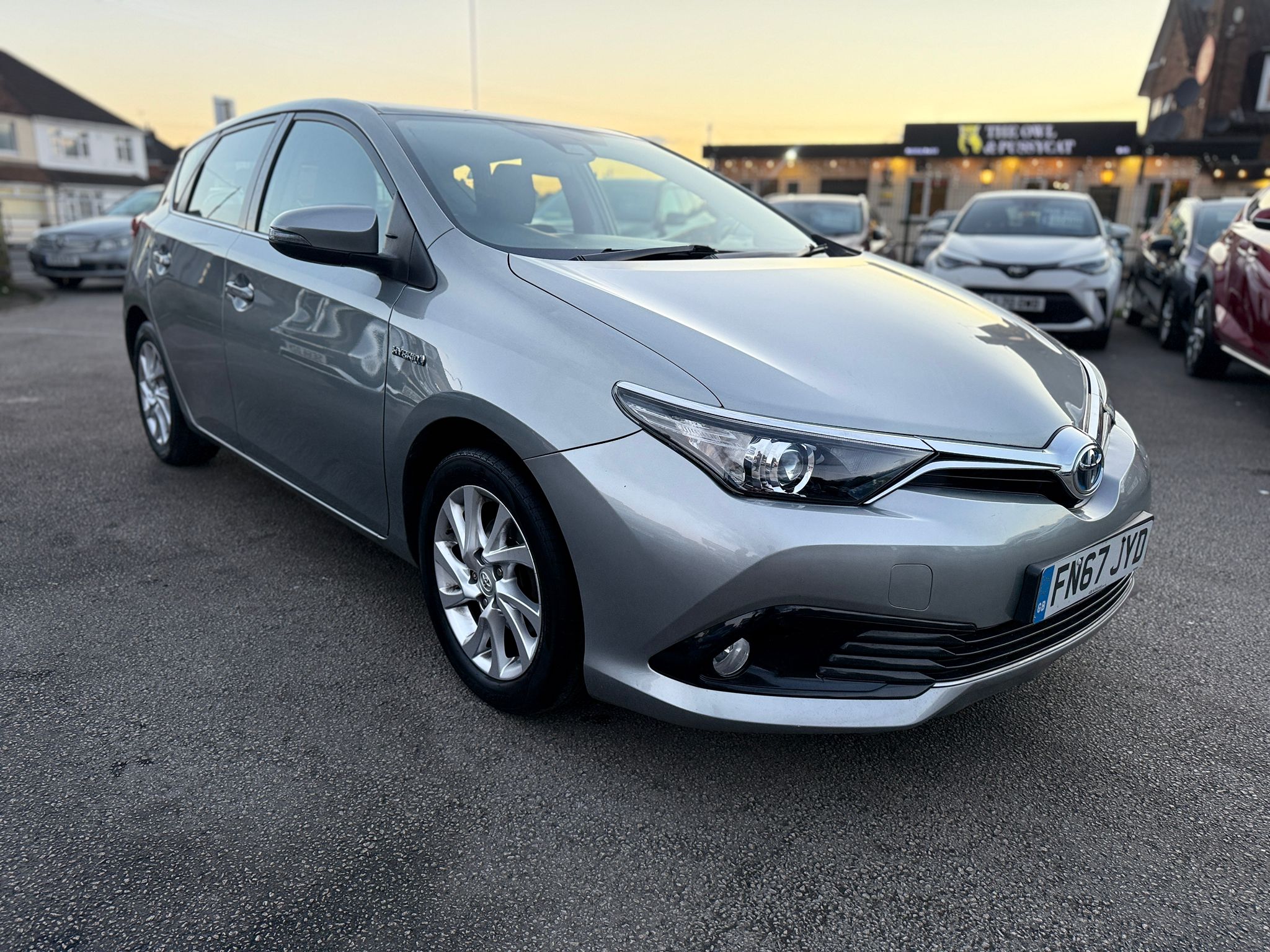 2017 TOYOTA AURIS 1.8 VVT-h BUSINESS EDITION