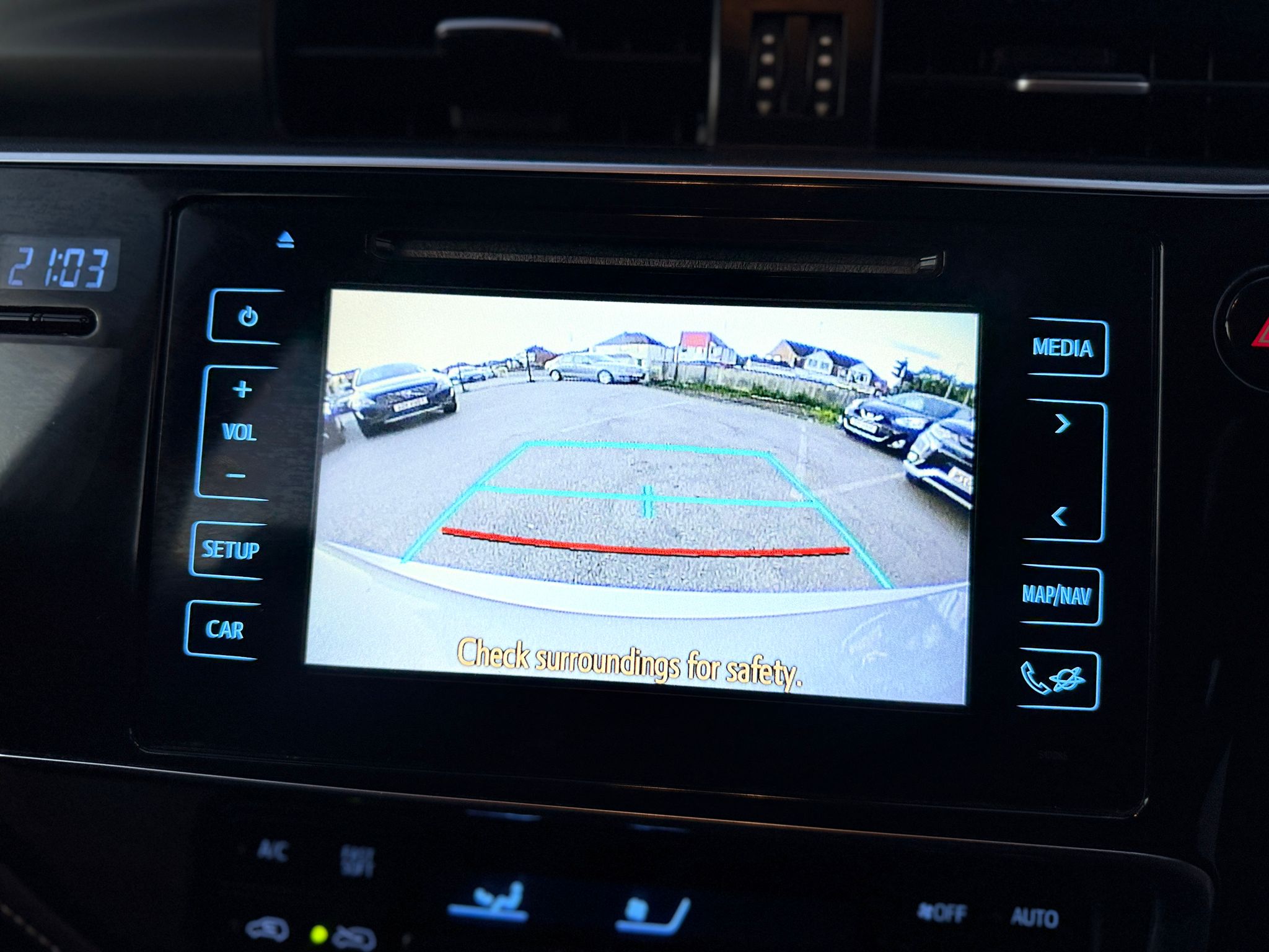 2017 TOYOTA AURIS 1.8 VVT-h BUSINESS EDITION