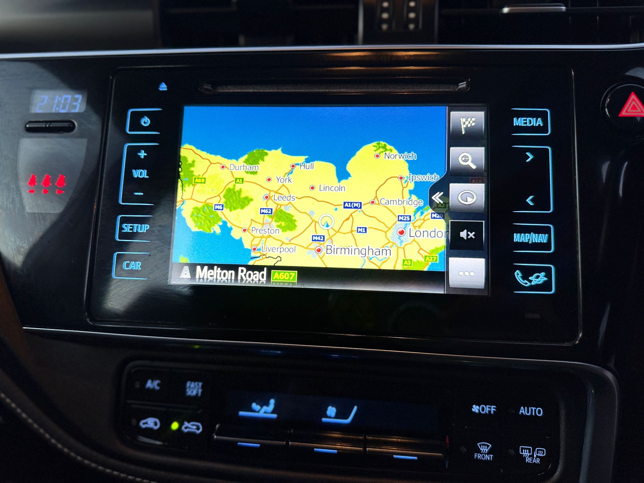 2017 TOYOTA AURIS 1.8 VVT-h BUSINESS EDITION