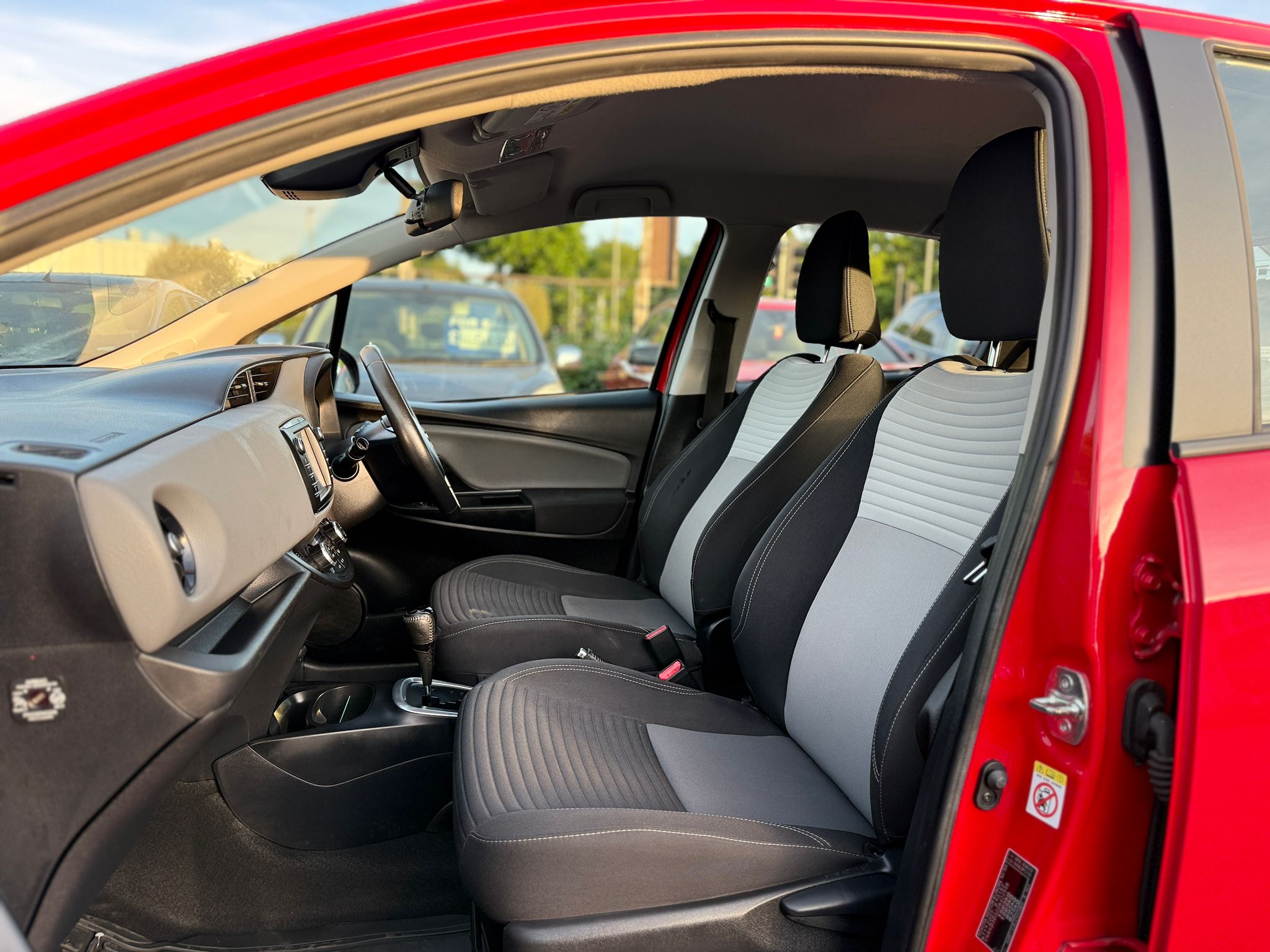 2018 TOYOTA YARIS 1.5 VVT-h ICON TECH
