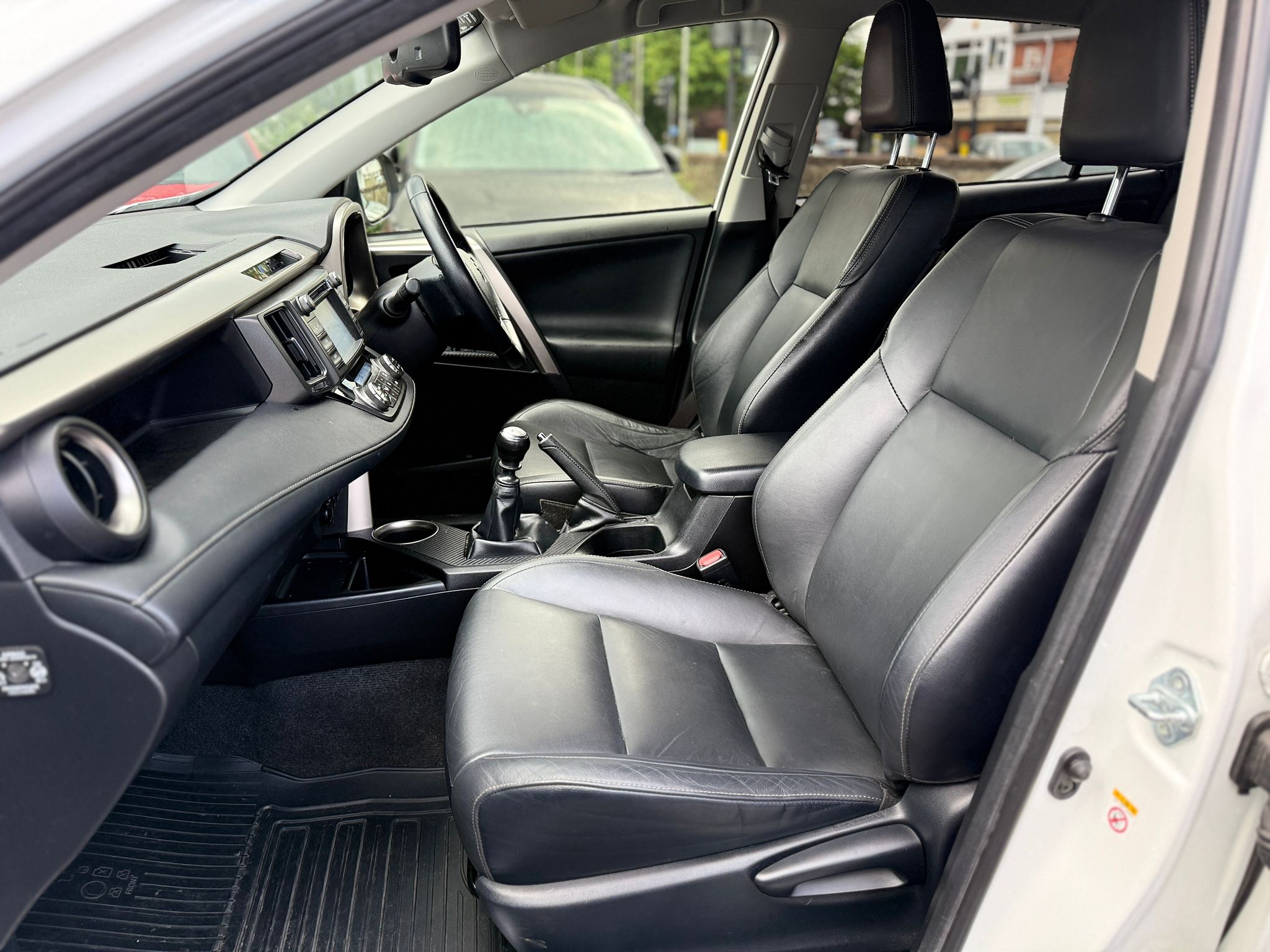 2015 TOYOTA RAV4 2.0 D-4D INVINCIBLE (4WD)