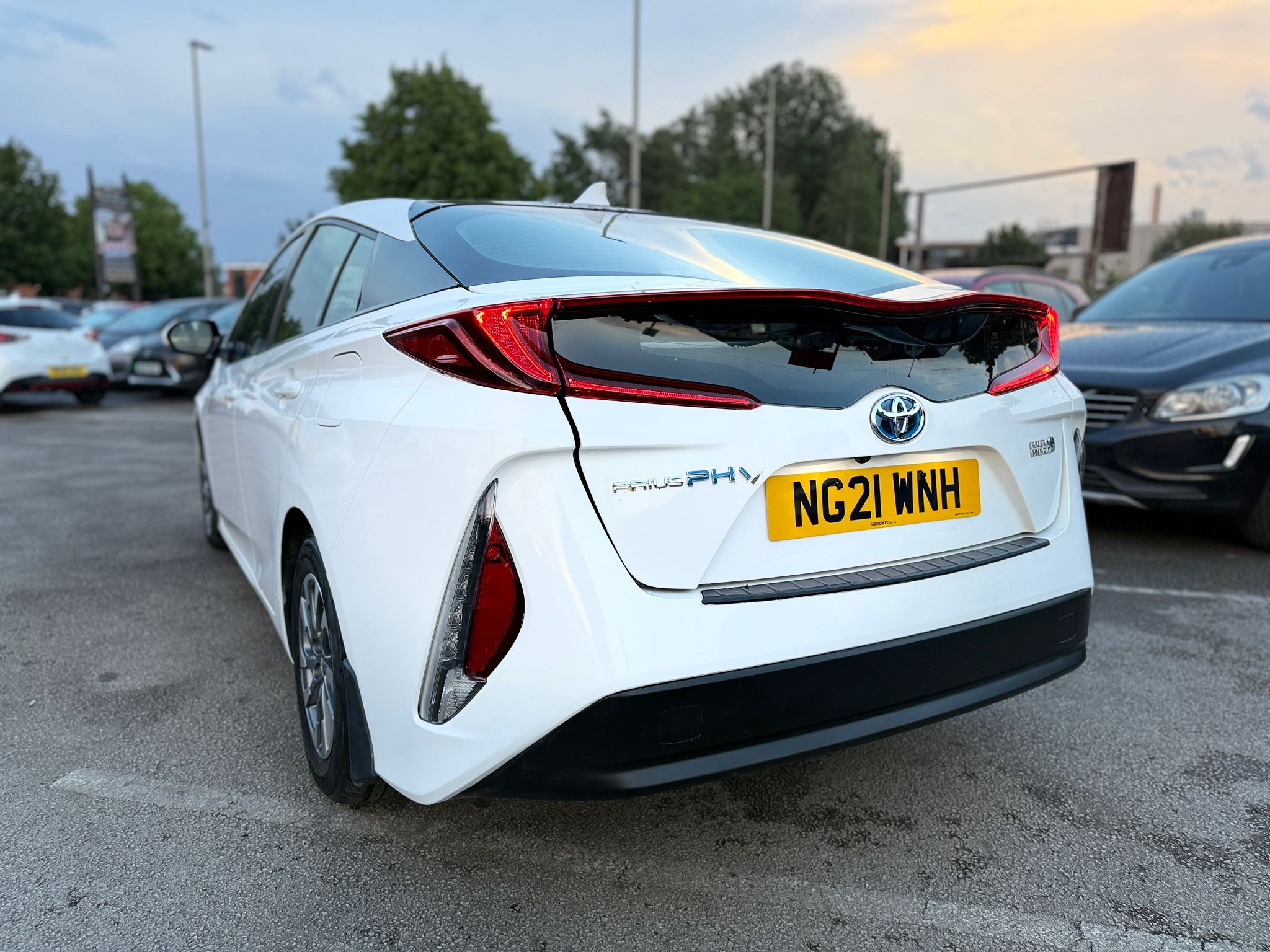 2021 TOYOTA PRIUS PLUG-IN BUSINESS EDITION PLUS