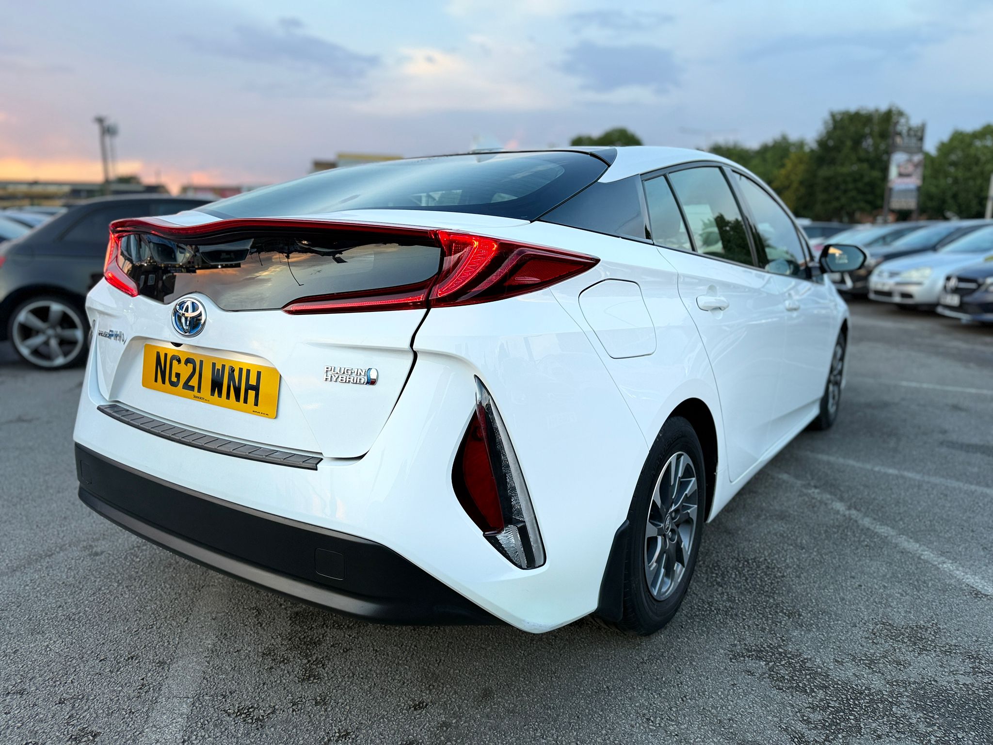 2021 TOYOTA PRIUS PLUG-IN BUSINESS EDITION PLUS