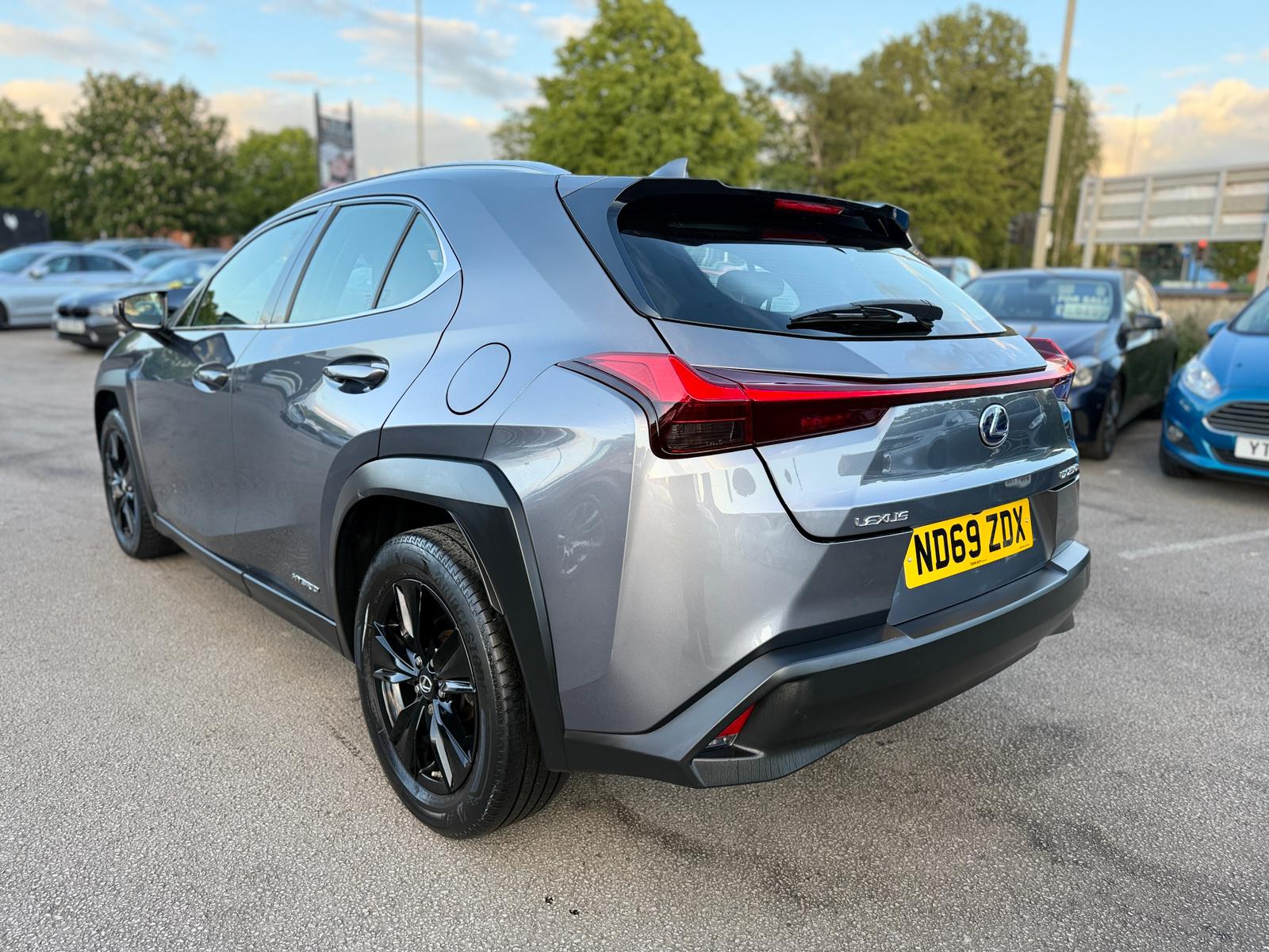 2020 LEXUS UX 250h 2.0 HYBRID (E-CVT)