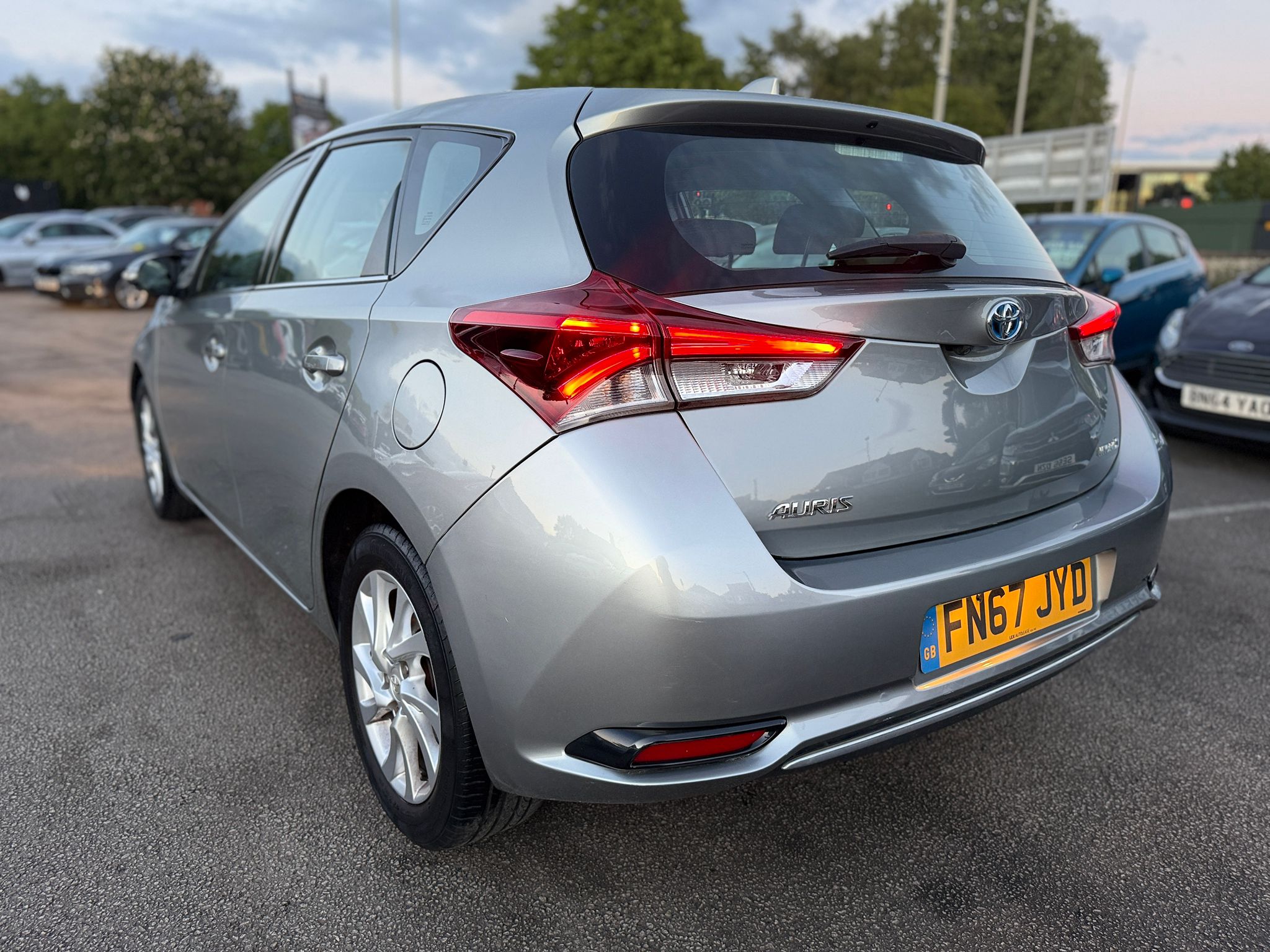 🇯🇵 2017 TOYOTA AURIS 1.8 VVT-h BUSINESS EDITION