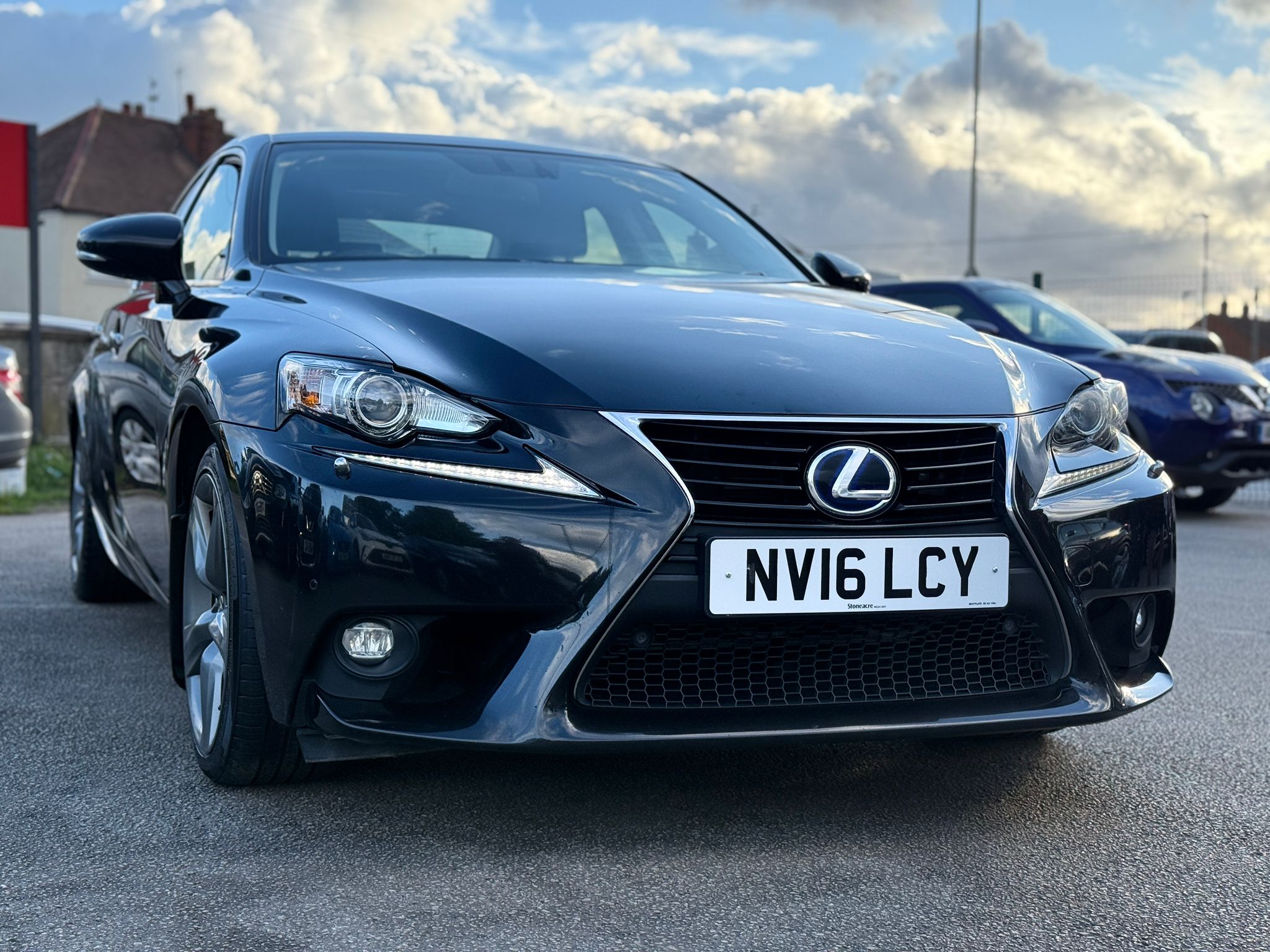 LEXUS IS 300h SPORT 2016