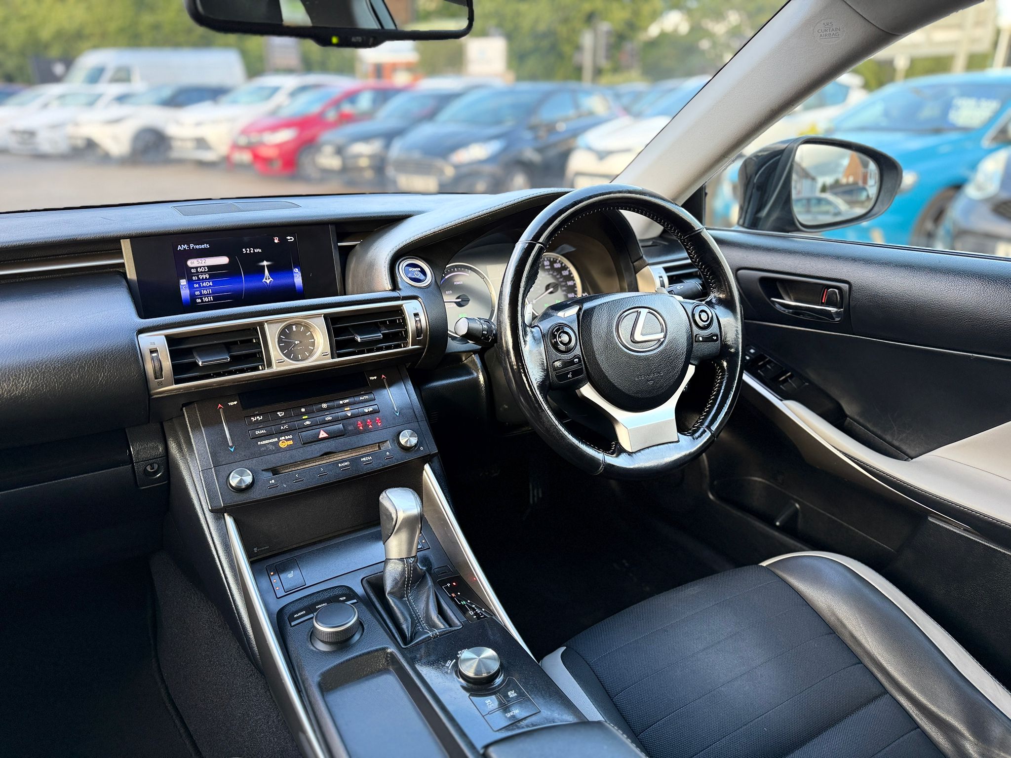 LEXUS IS 300h SPORT 2016