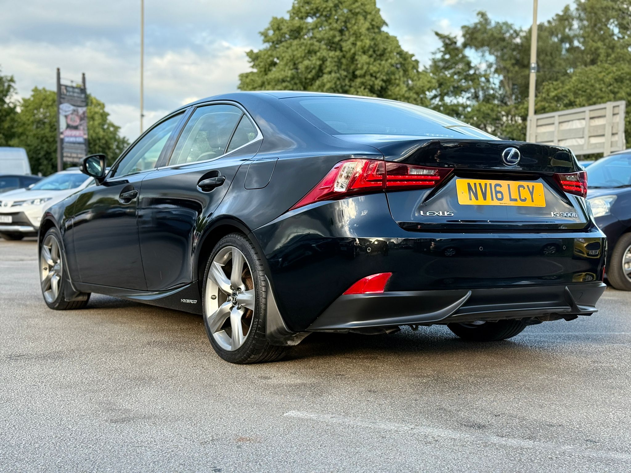 LEXUS IS 300h SPORT 2016