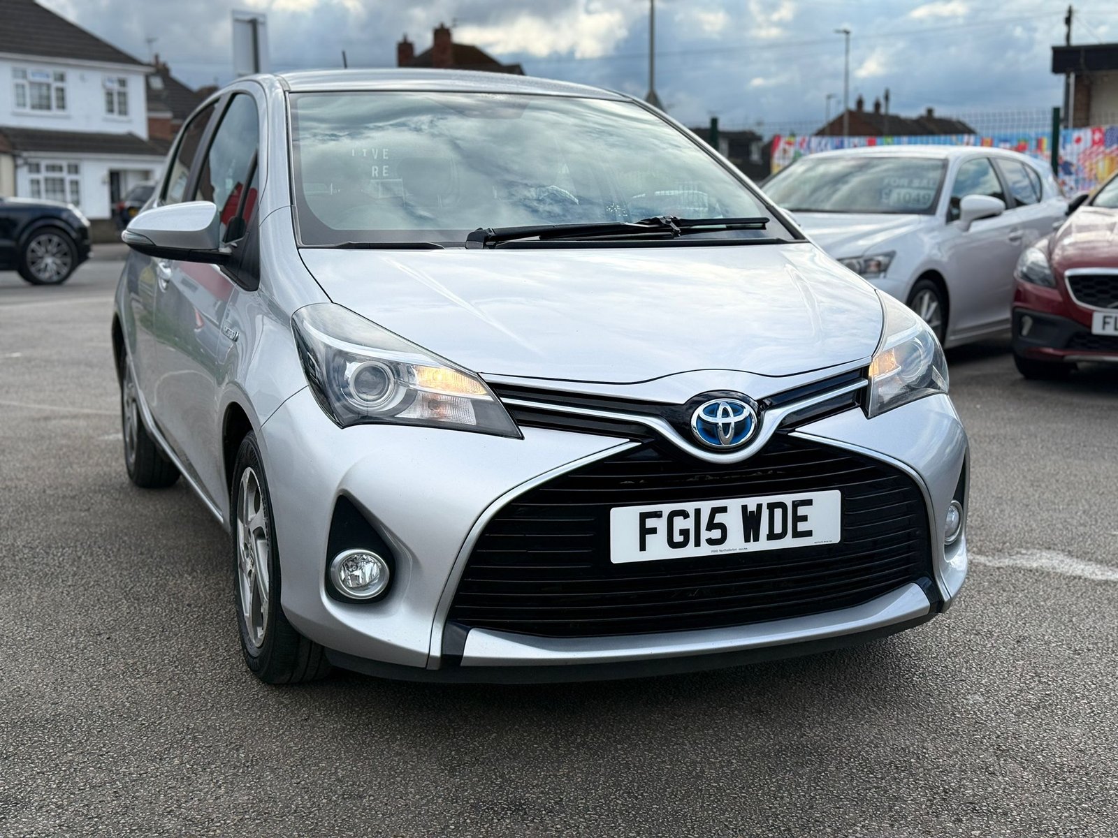 Toyota Yaris 1.5 VVT-h Icon 2015