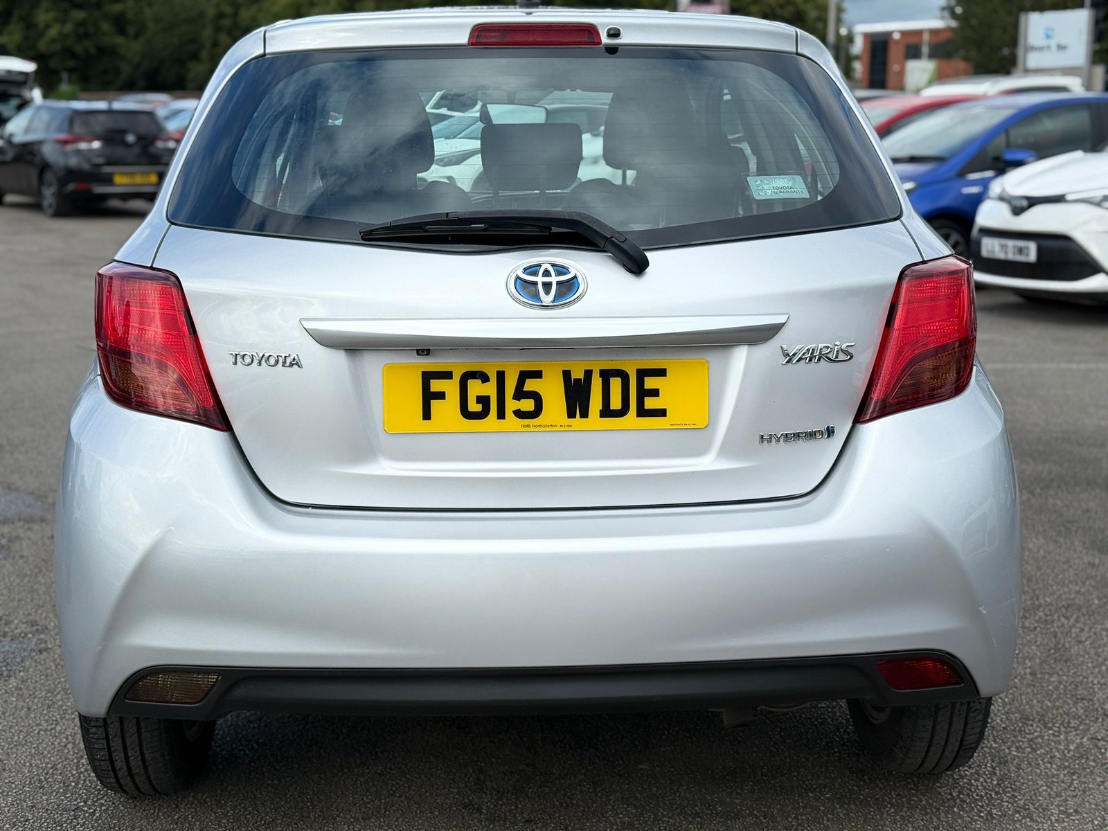 Toyota Yaris 1.5 VVT-h Icon 2015