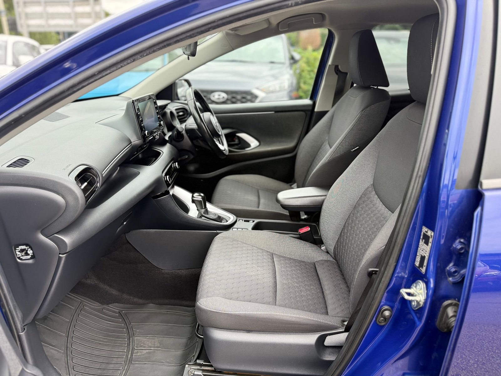 Toyota Yaris 1.5 VVT-h Design 2021