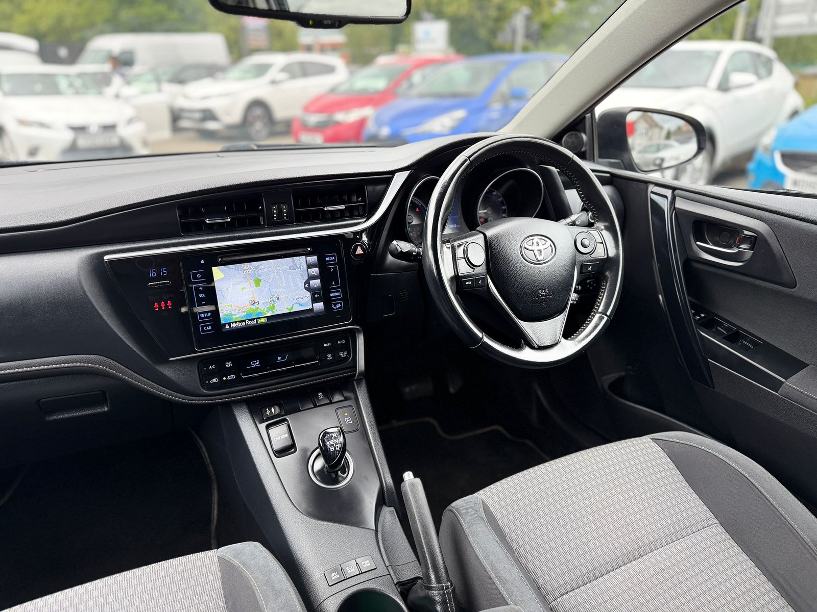 Toyota Auris 1.8 VVT-h Design 2018
