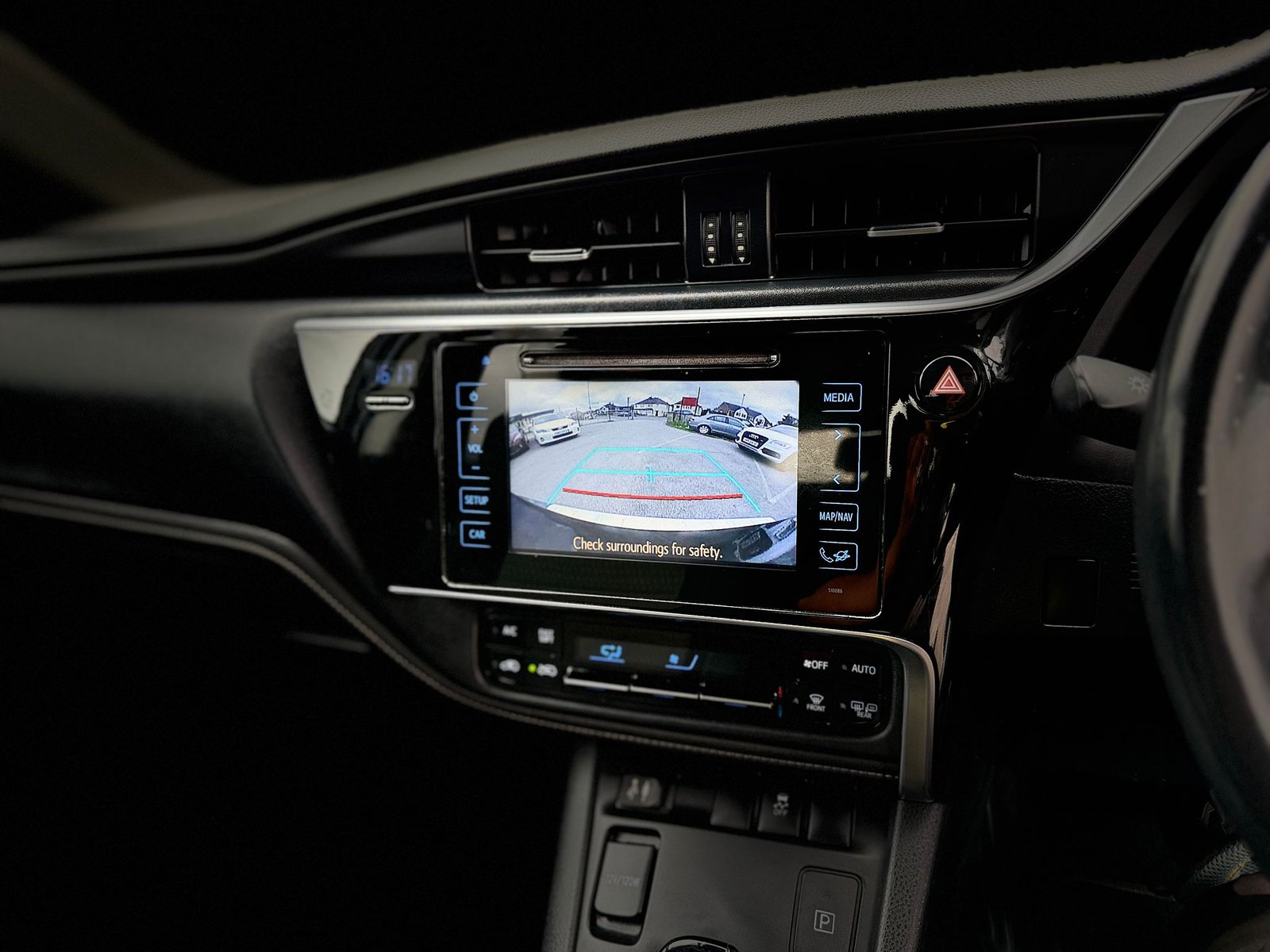 Toyota Auris 1.8 VVT-h Design 2018