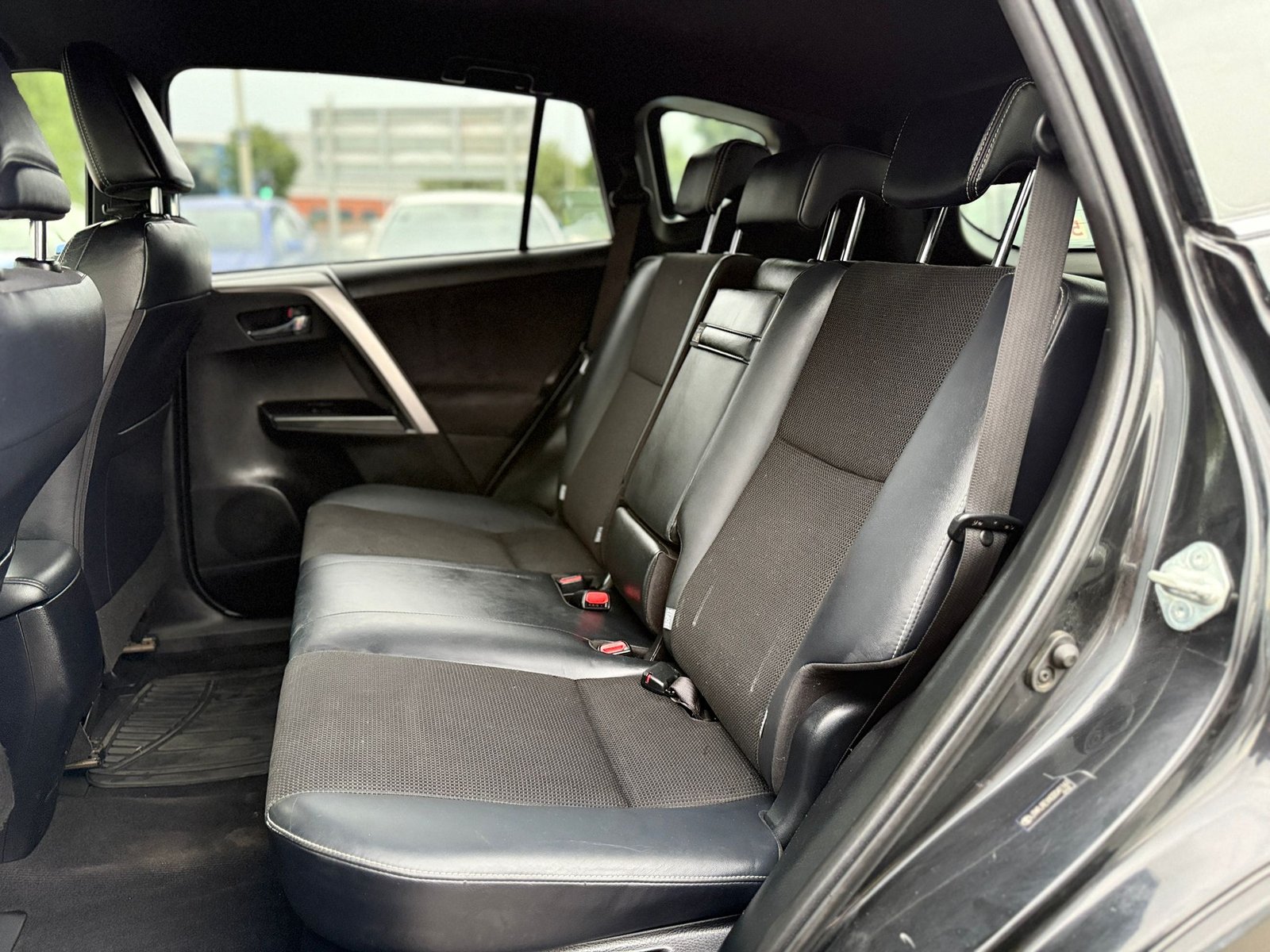 Toyota RAV4 2.5 VVT-h Icon 2016