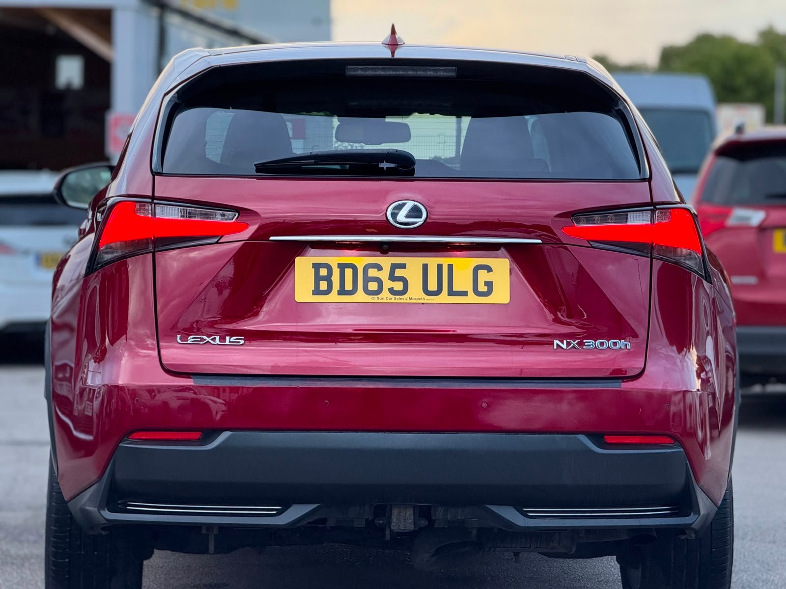 Lexus NX 300h 2.5 Premier E-CVT 4WD 2016