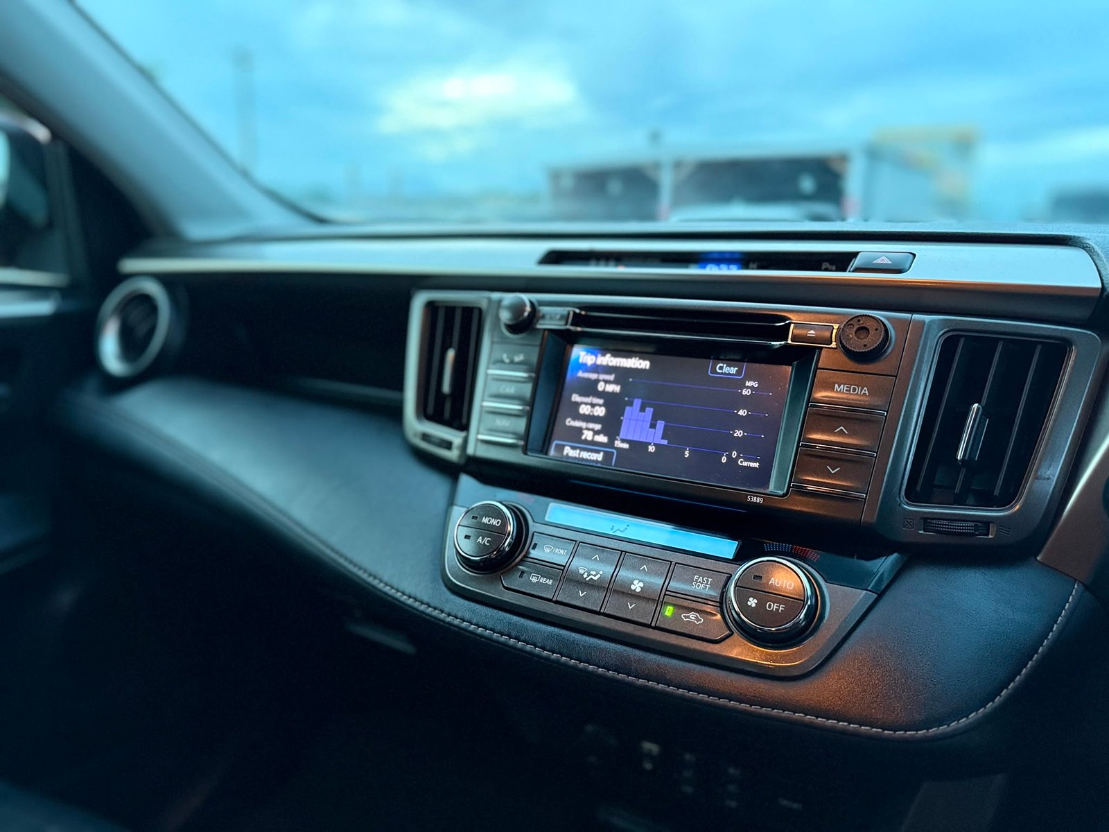 Toyota RAV4 Invincible 2013