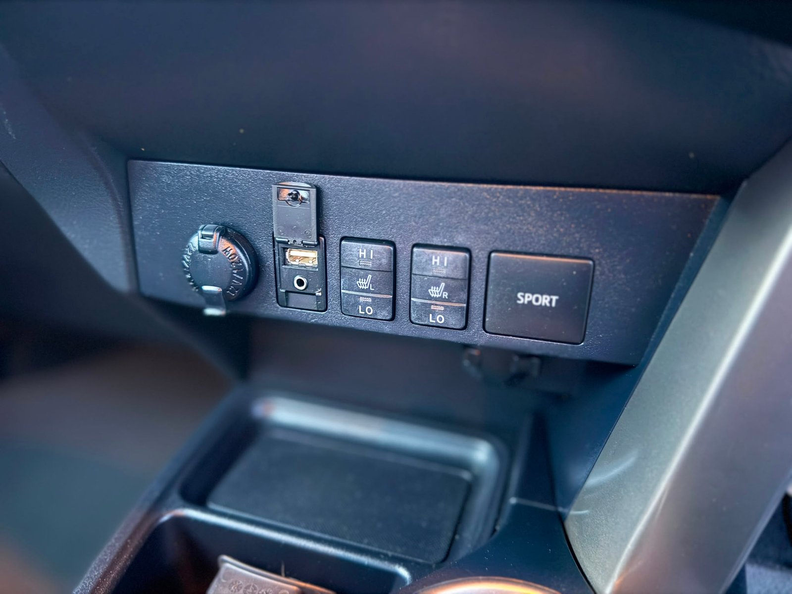Toyota RAV4 Invincible 2013