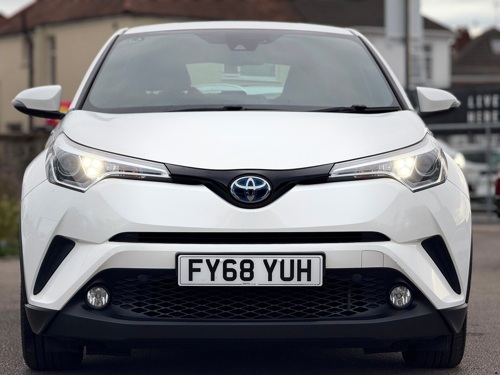 TOYOTA C-HR- 2018