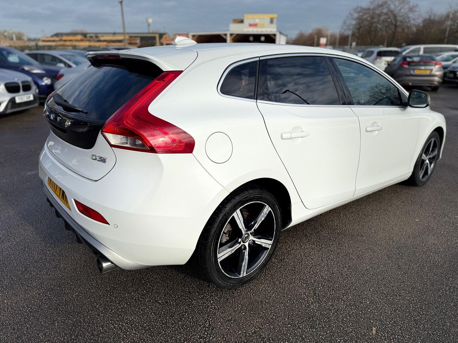 Volvo V40 Momentum Nav Plus