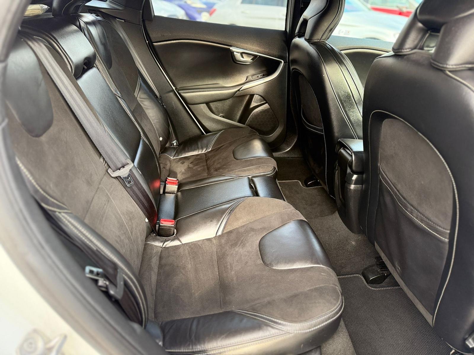 Volvo V40 Momentum Nav Plus
