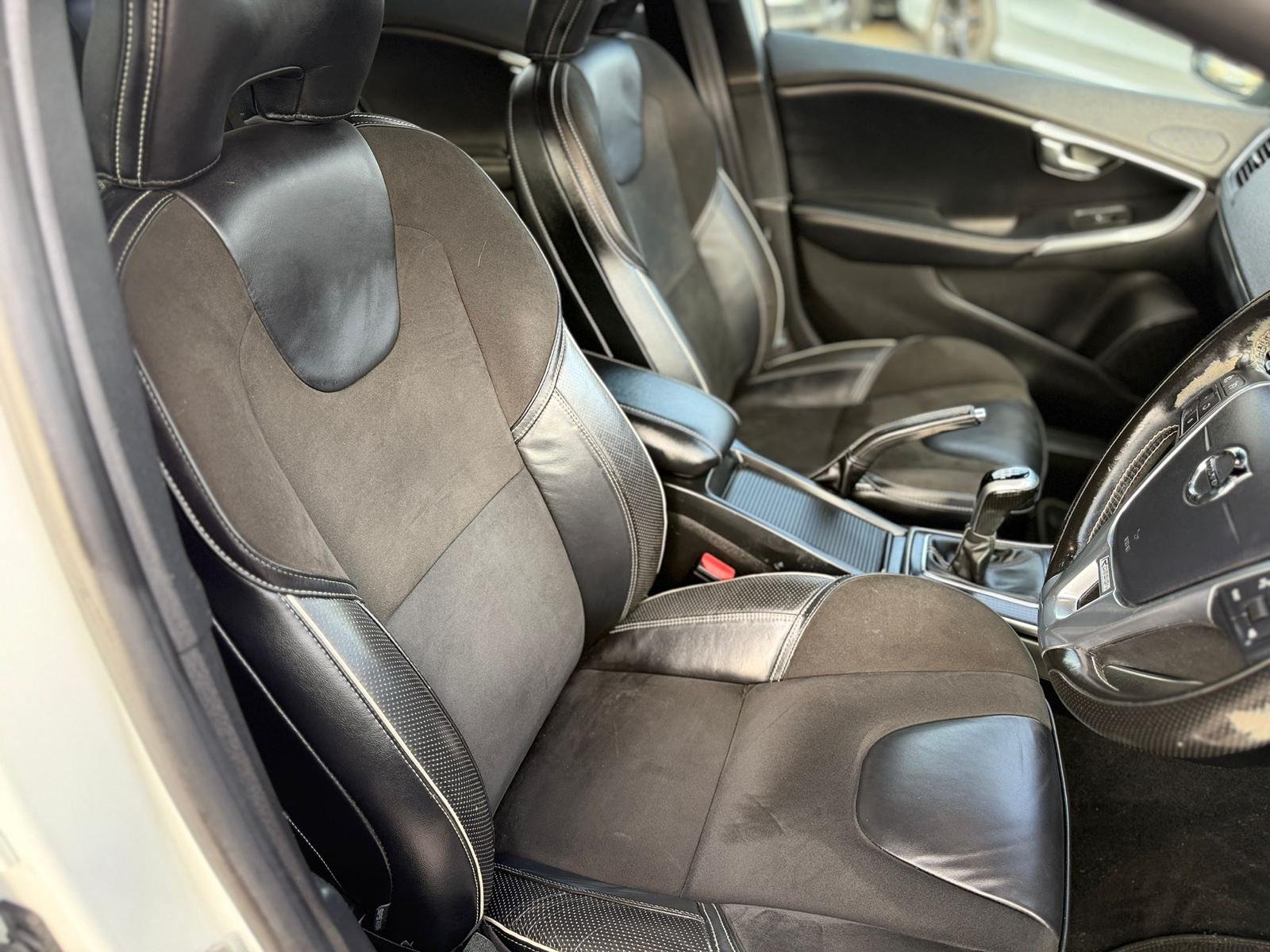 Volvo V40 Momentum Nav Plus