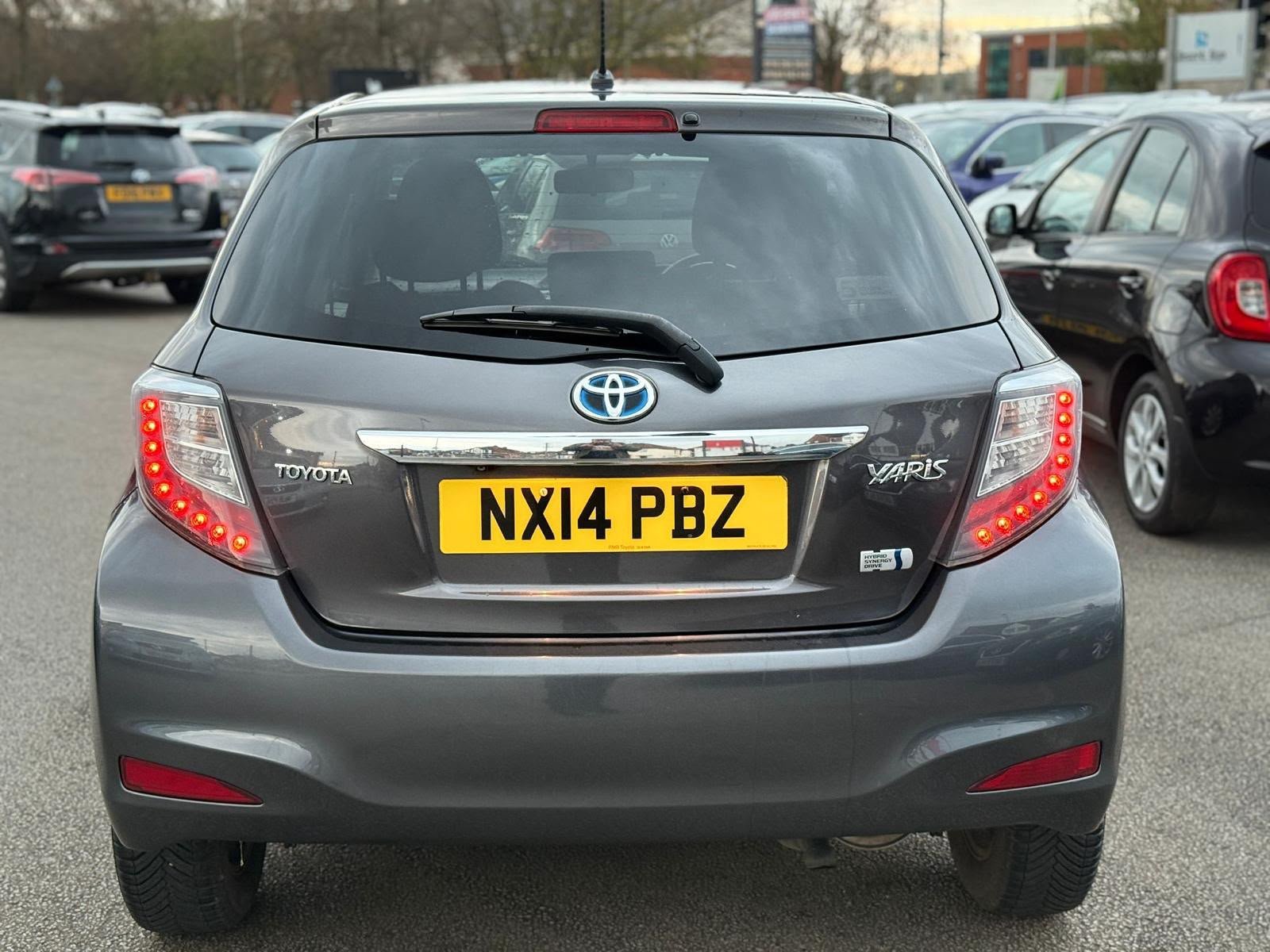 toyota Yaris Icon Plus 2014