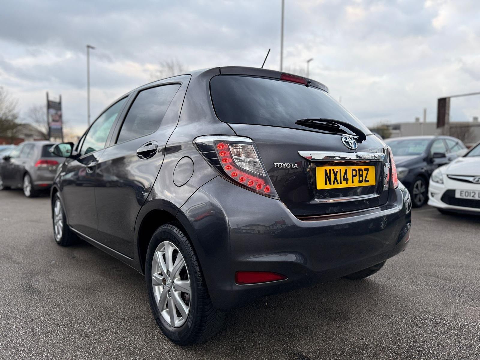 toyota Yaris Icon Plus 2014